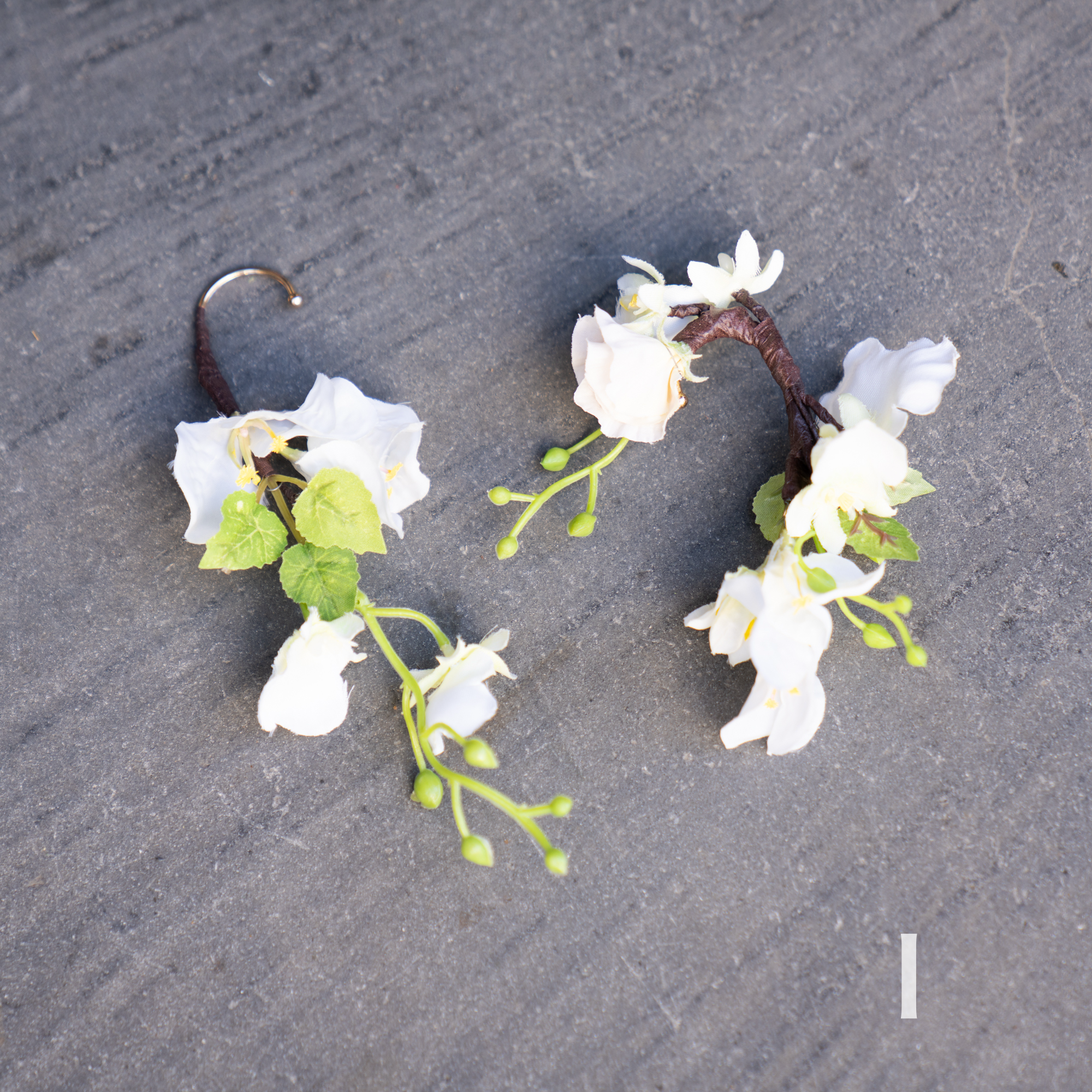 アーティフィシャルフラワーイヤーフック/イヤーカフ natural