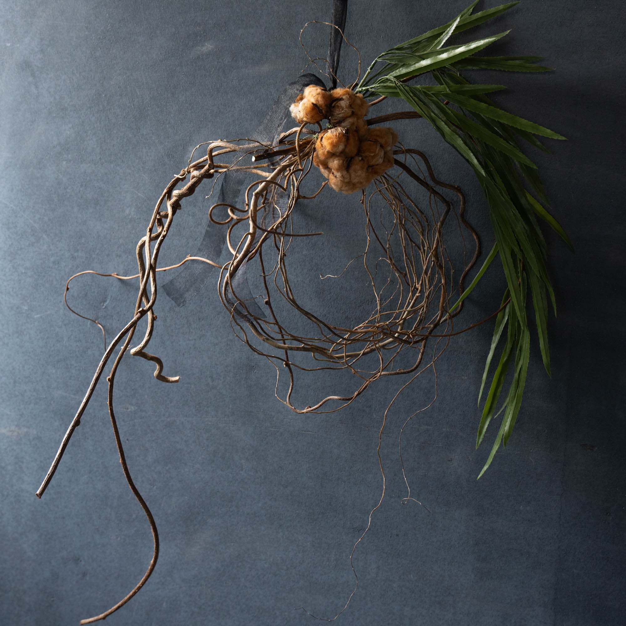 コットンフラワーのリース《ビカクシダ/フェイクグリーンの2種類からお選びいただけます》