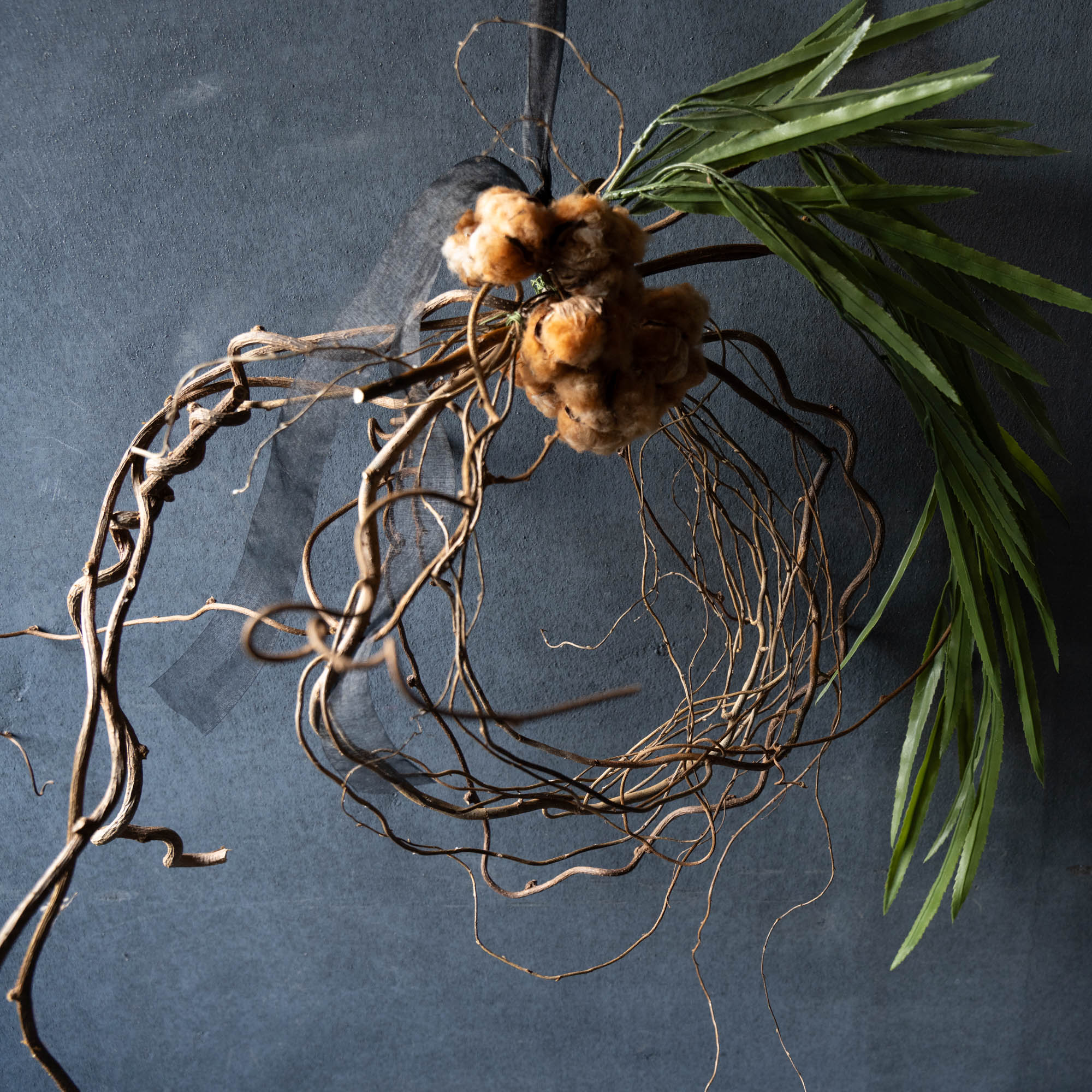 コットンフラワーのリース《ビカクシダ/フェイクグリーンの2種類からお選びいただけます》