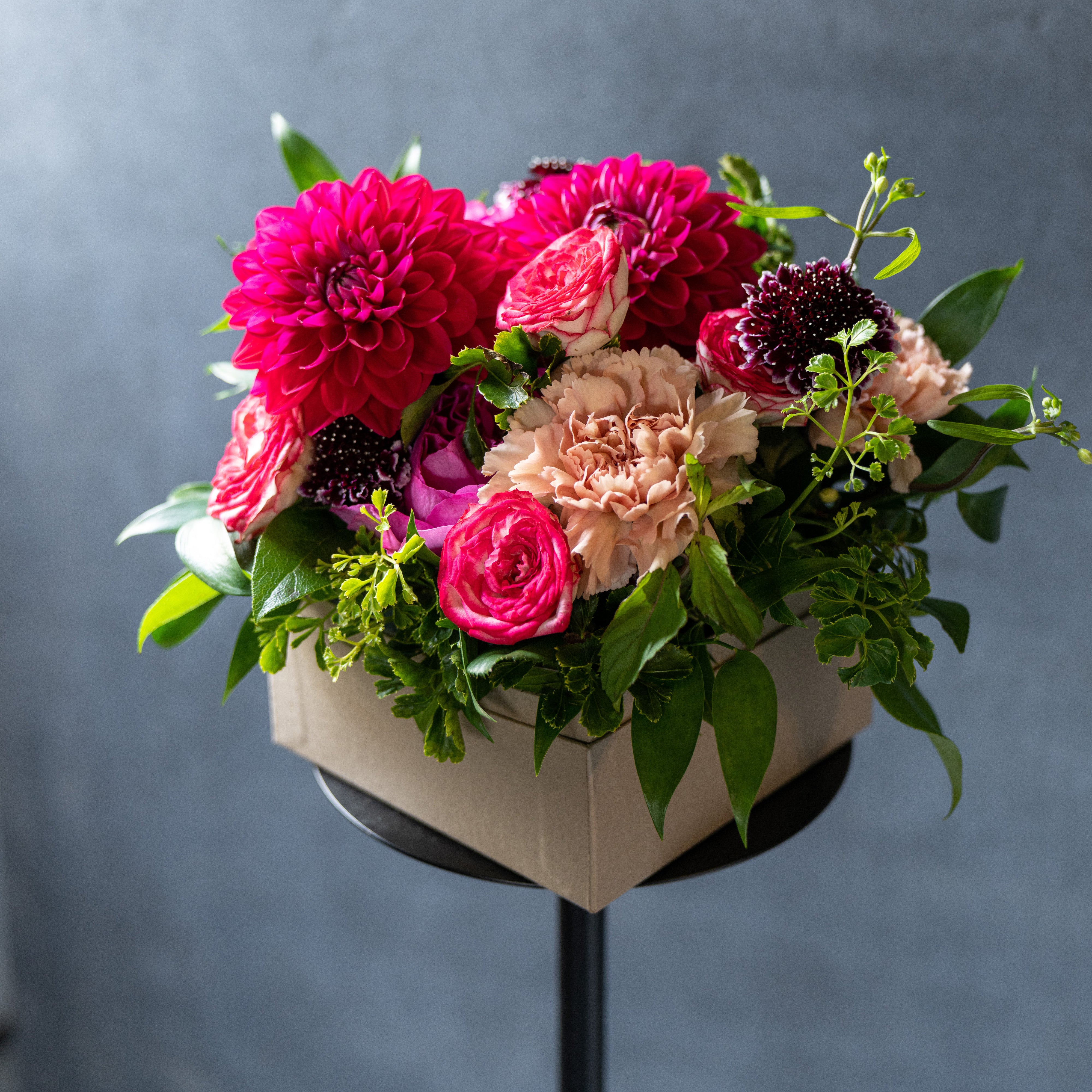 《母の日ギフトにおすすめ》Boxフラワーアレンジメント L-size