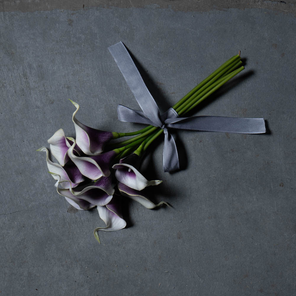 スタイリッシュなカラーブーケ