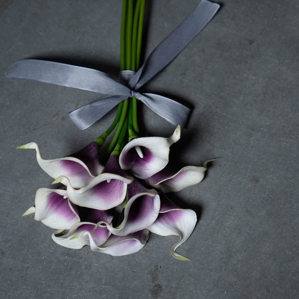 スタイリッシュなカラーブーケ