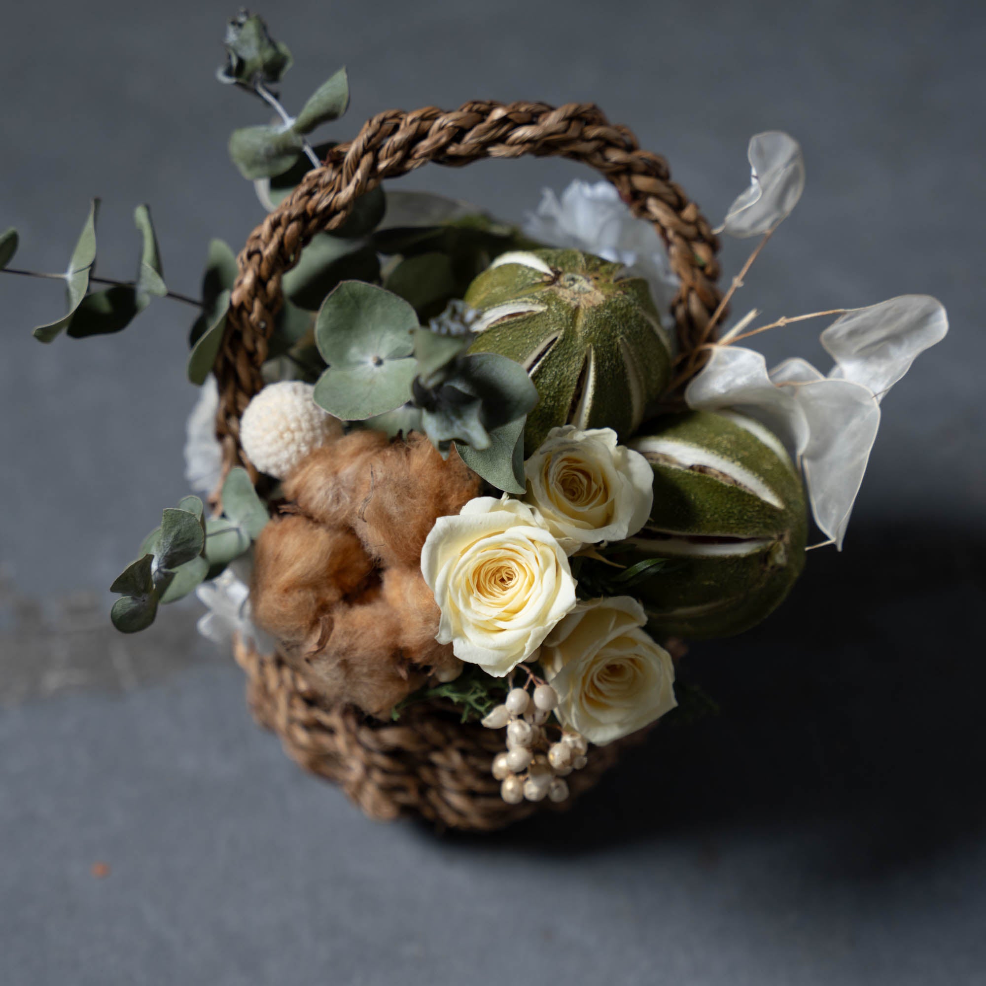 やわらかな色合いのBasketドライフラワーアレンジメント