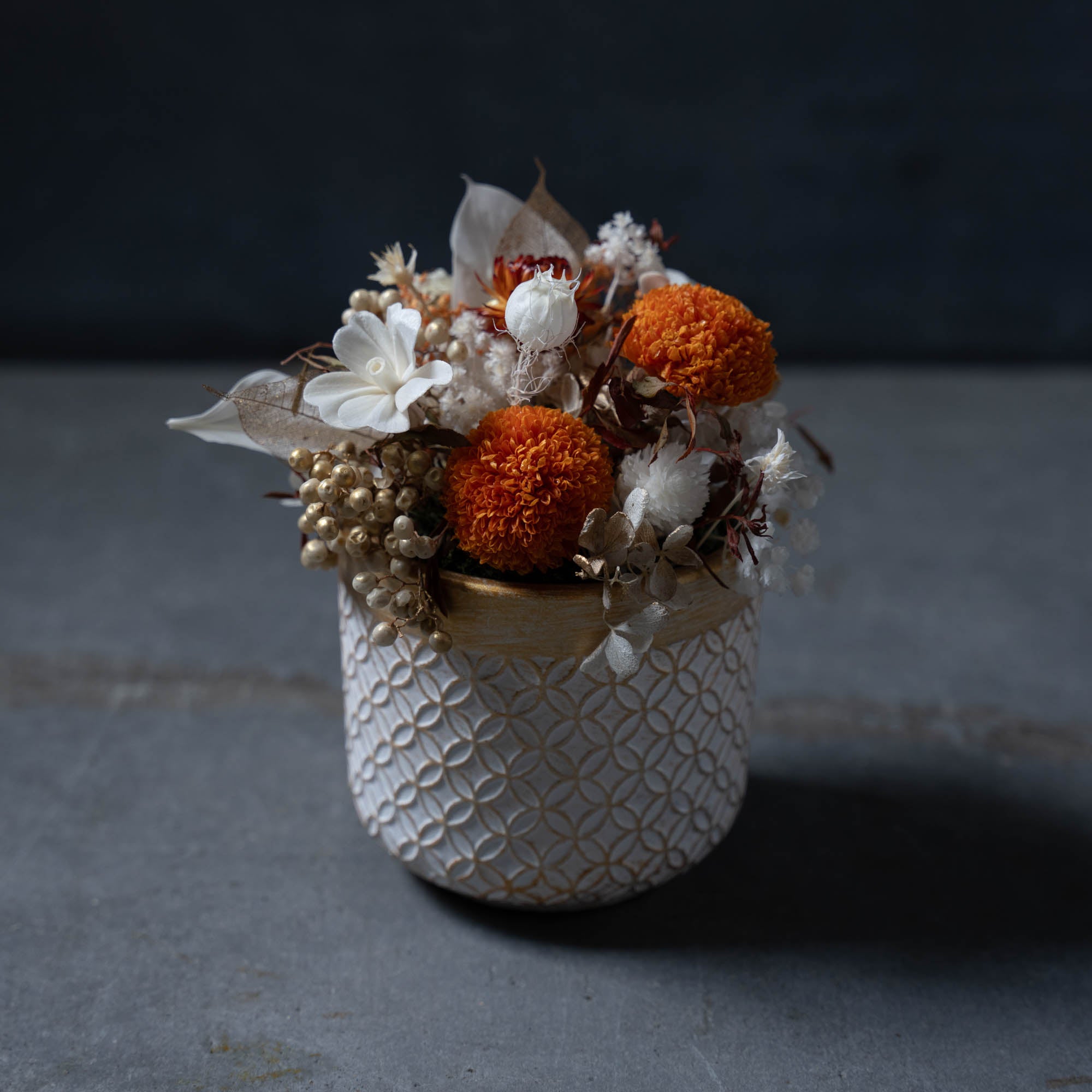 ポンポンマムのアレンジメント《クリスマス/ニューイヤーの2種類からお選びいただけます》