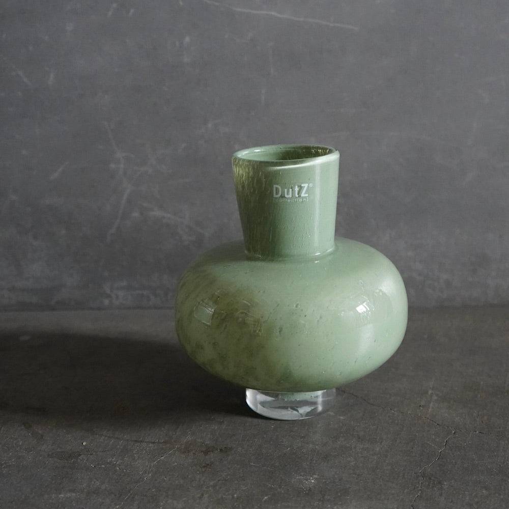 DutZ Collection ガラスベース VASE MODEST PISTACHIO