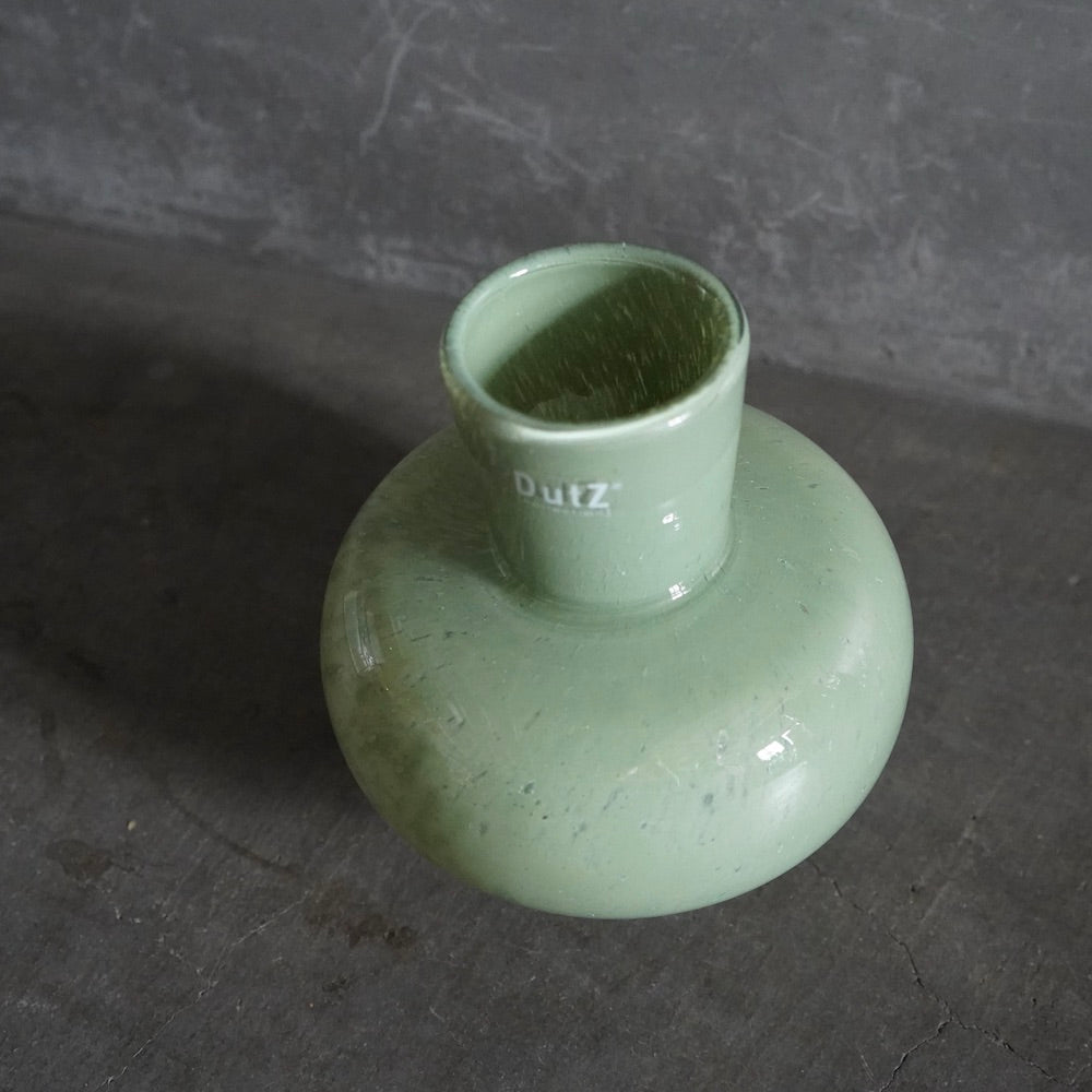 DutZ Collection ガラスベース VASE MODEST PISTACHIO