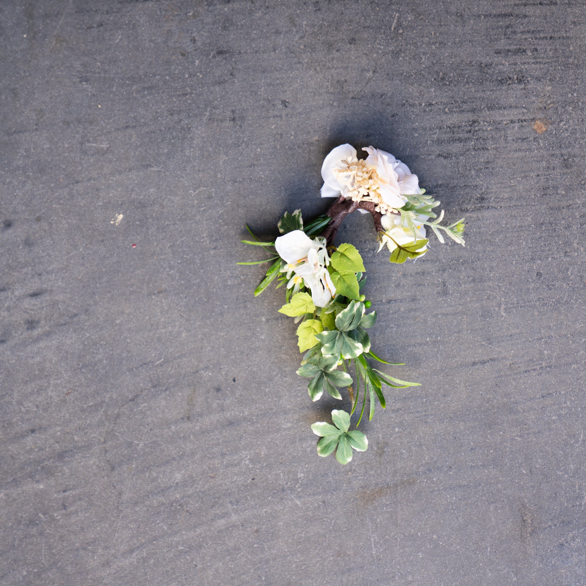 アーティフィシャルフラワーイヤーフック/イヤーカフ natural