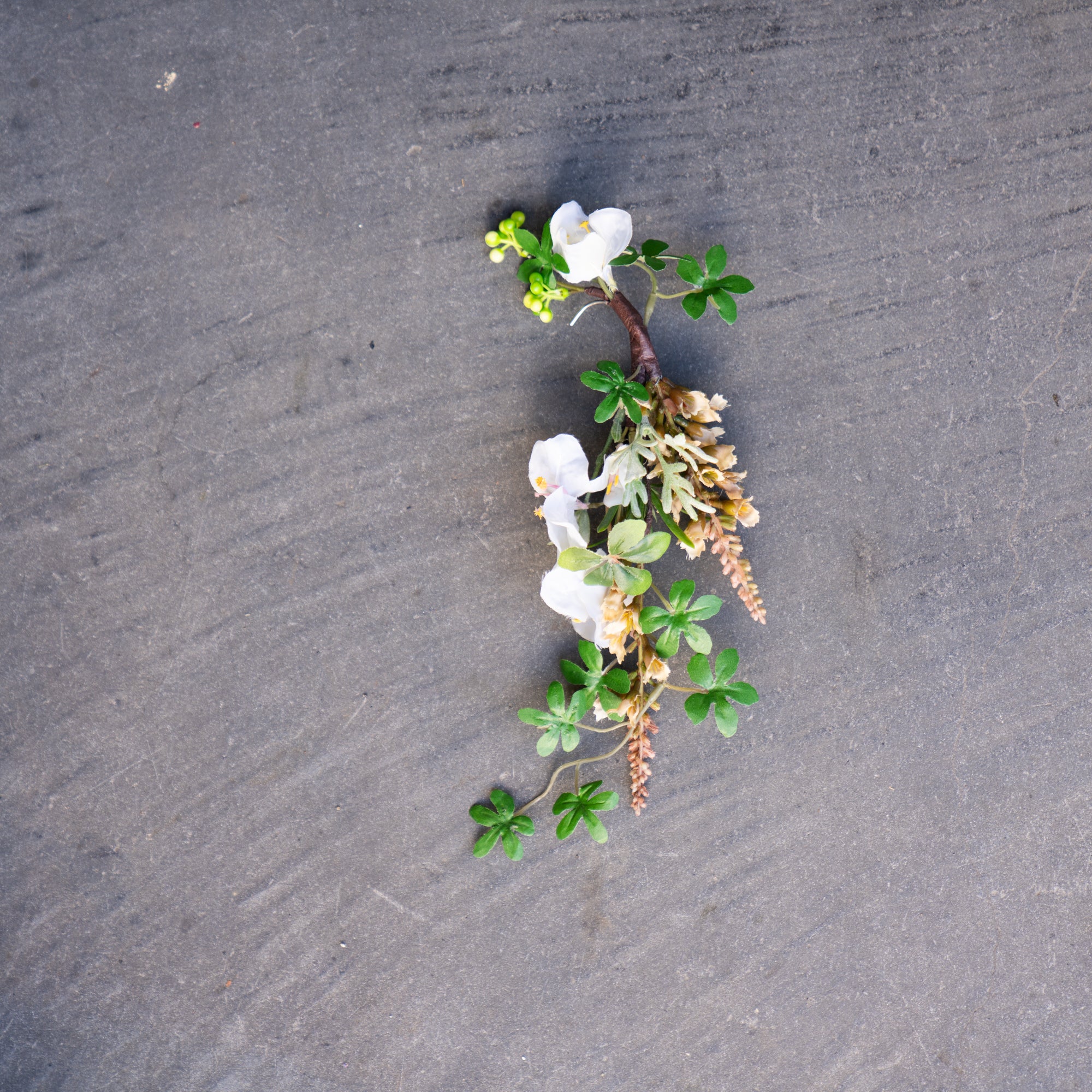 アーティフィシャルフラワーイヤーフック/イヤーカフ natural