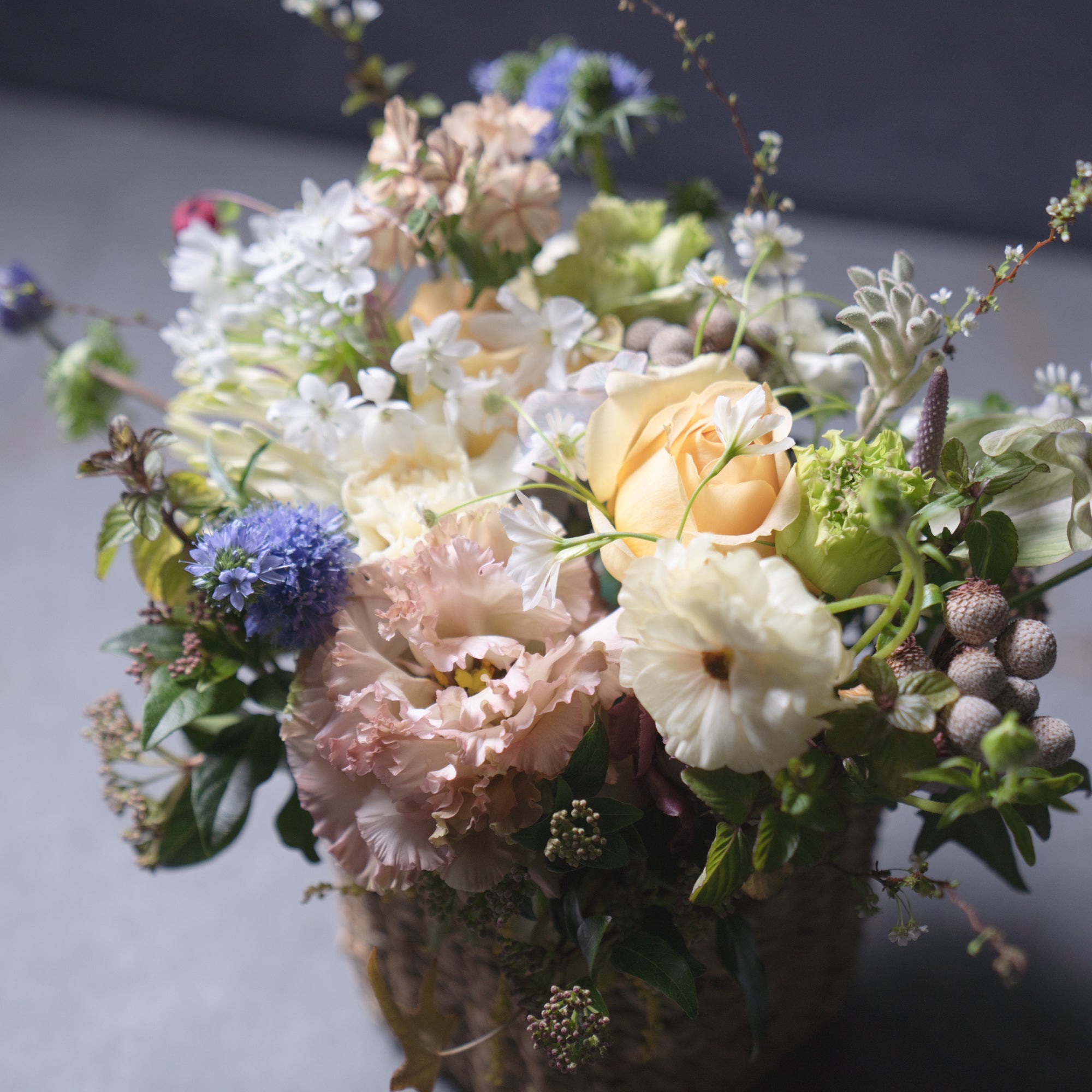 季節のお花でフラワーアレンジメント Lサイズ