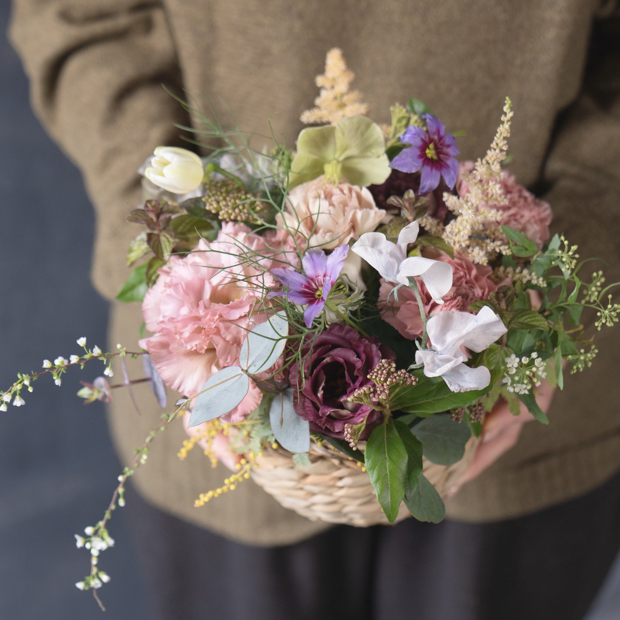 【入学・卒業・転職退職用におすすめ】季節のお花でフラワーアレンジメント Sサイズ