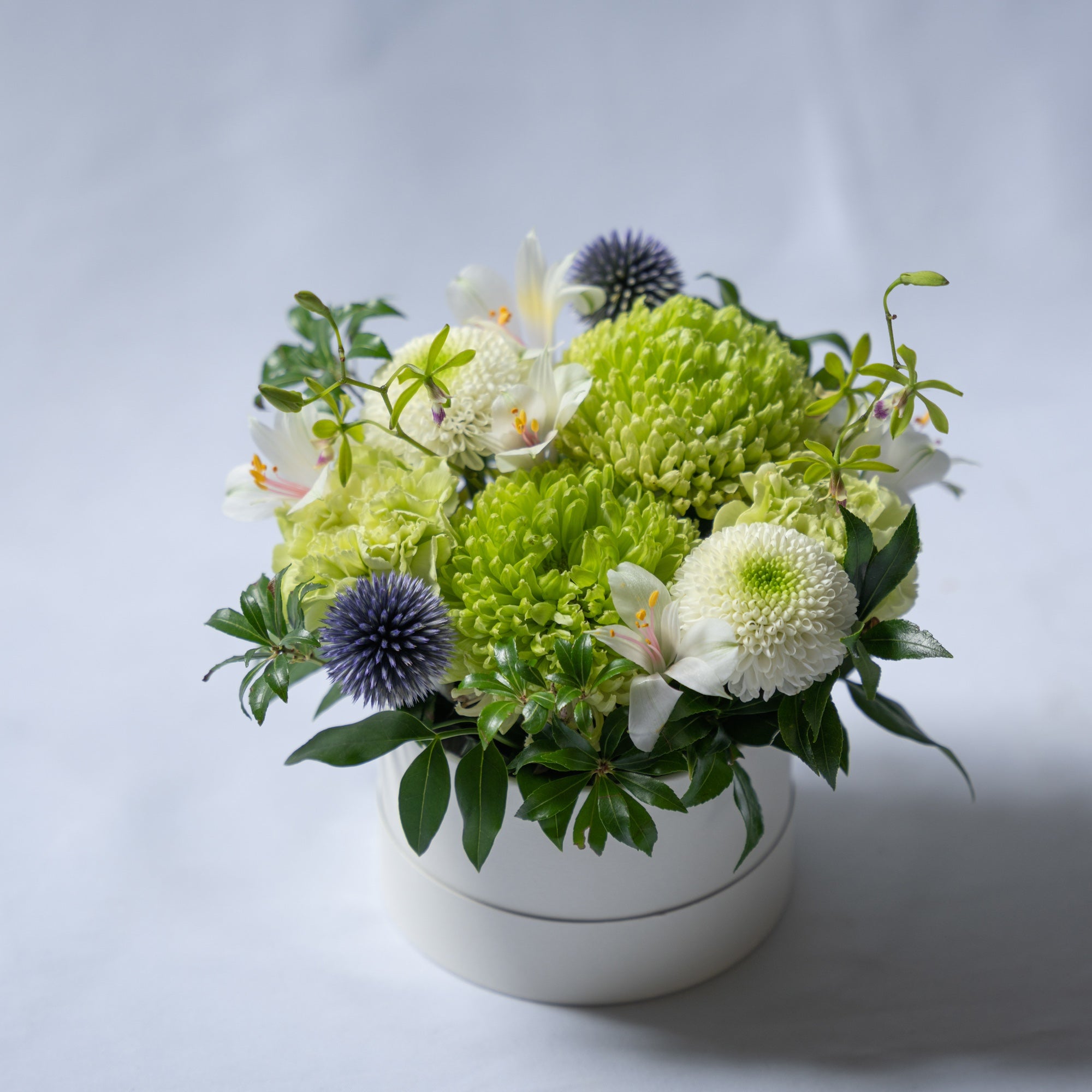 〈お盆用に〉お供え花アレンジメント