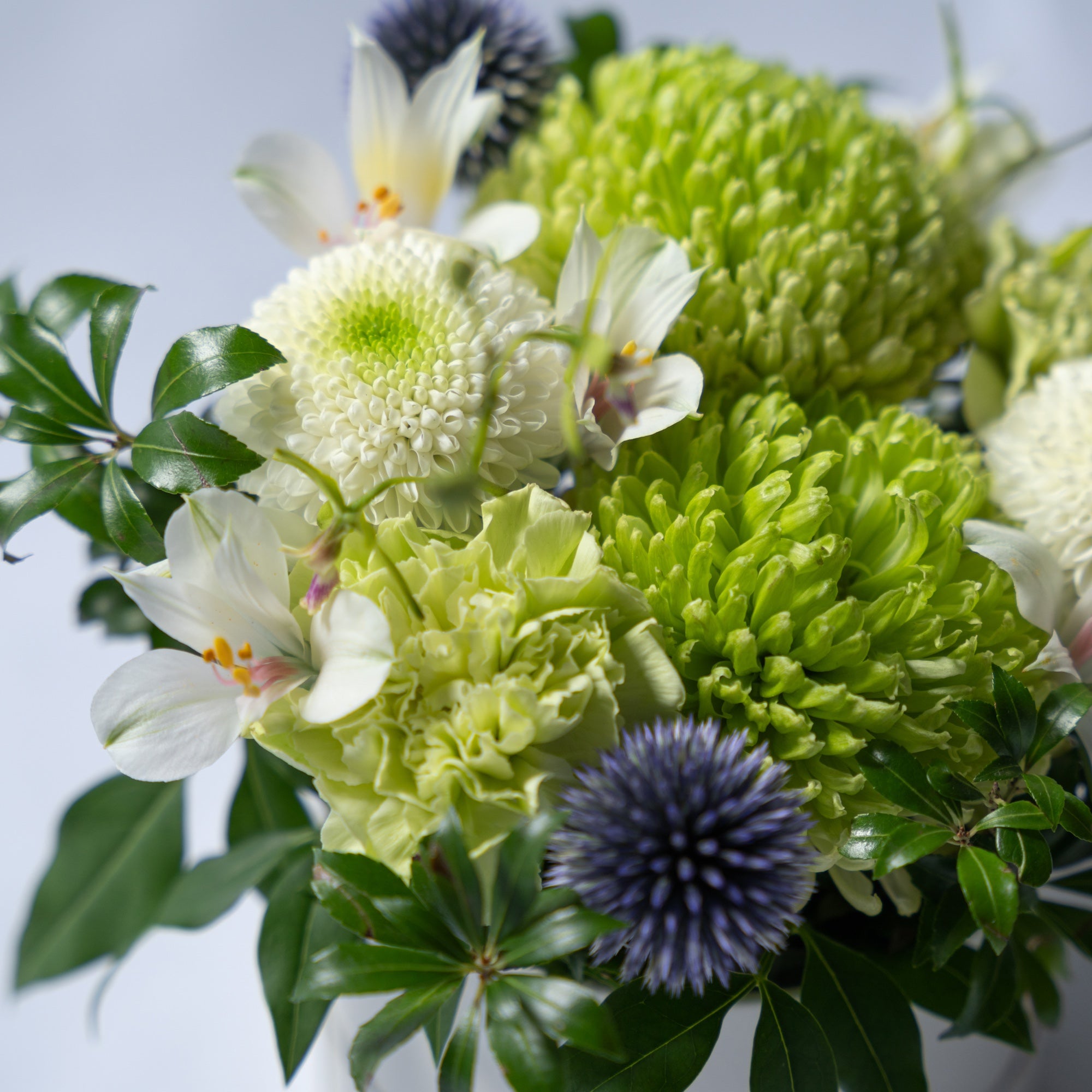 〈お盆用に〉お供え花アレンジメント