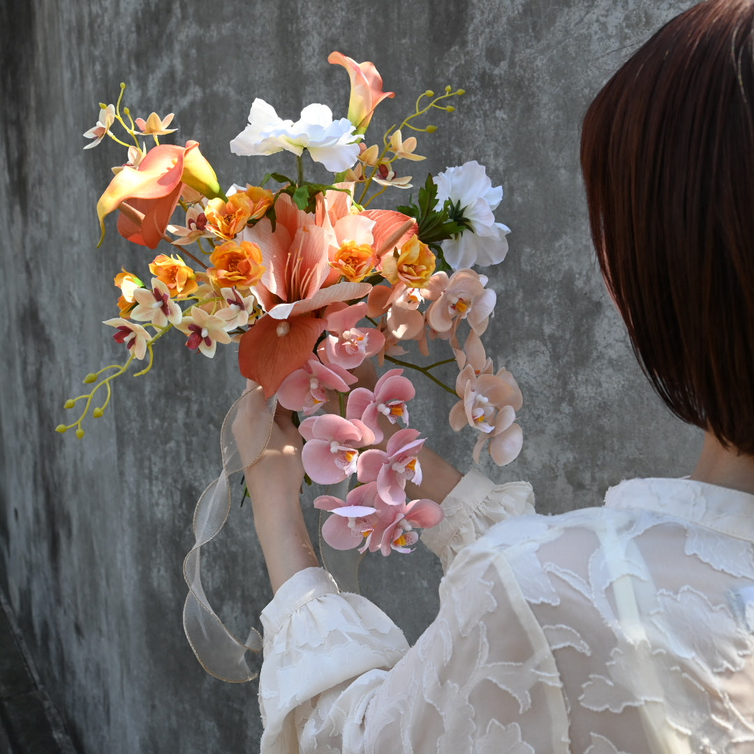 ピンク×オレンジの華やかブーケ