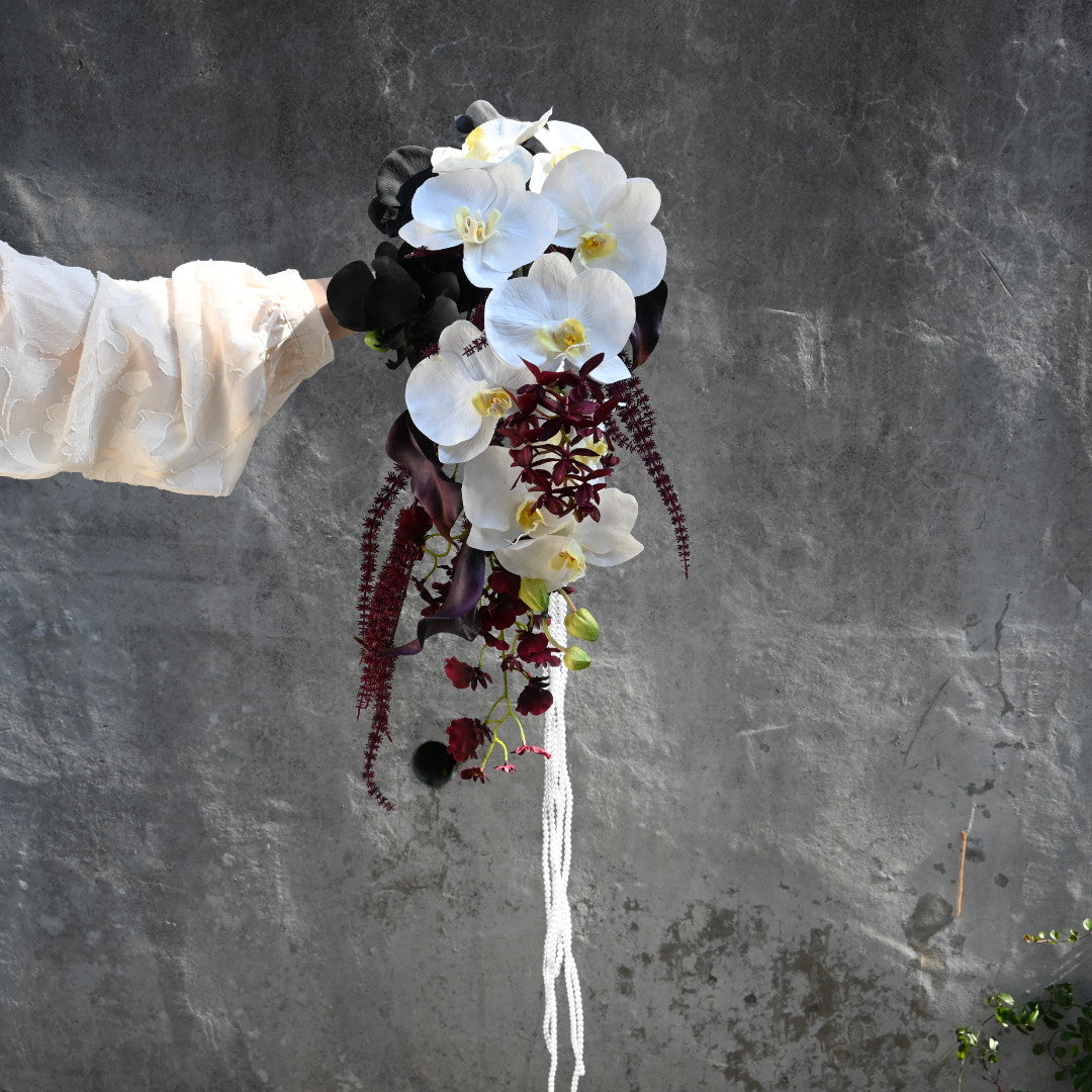 ホワイト×ブラックのエレガントパールブーケ