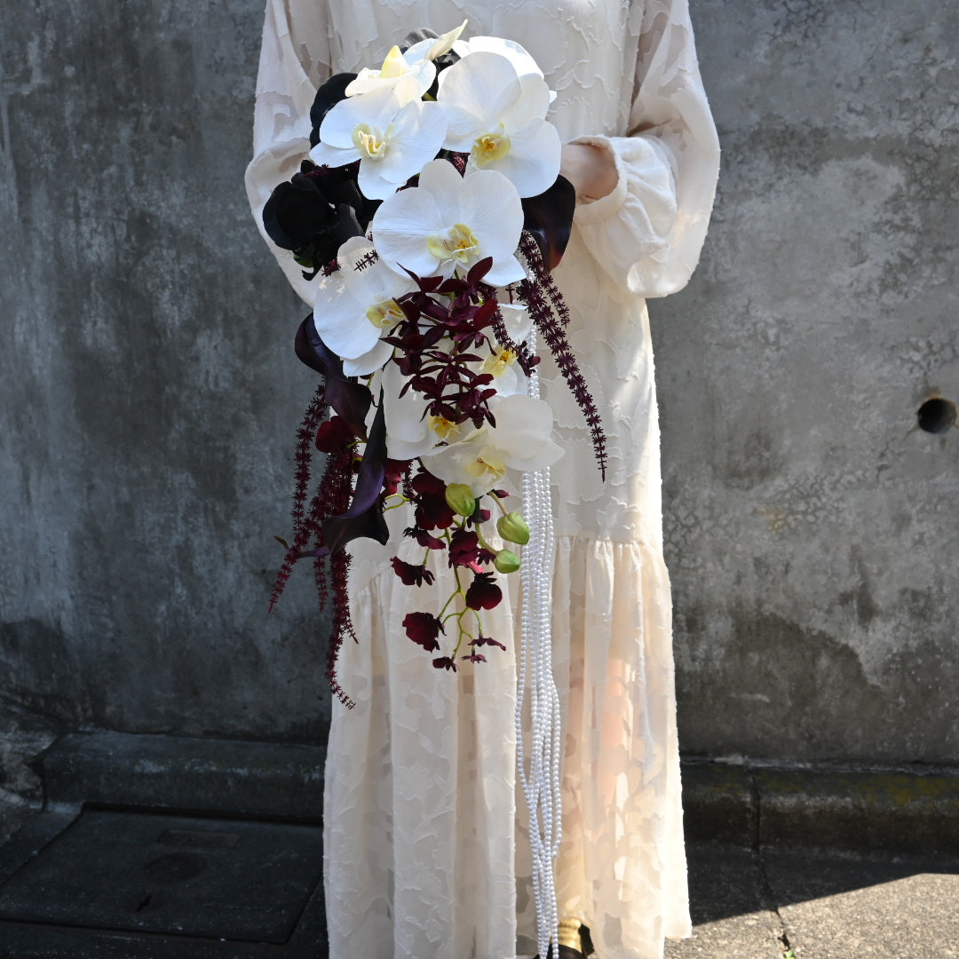 ホワイト×ブラックのエレガントパールブーケ