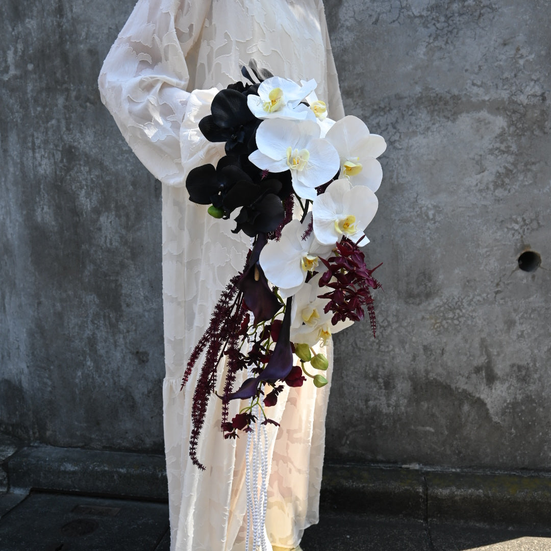 ホワイト×ブラックのエレガントパールブーケ