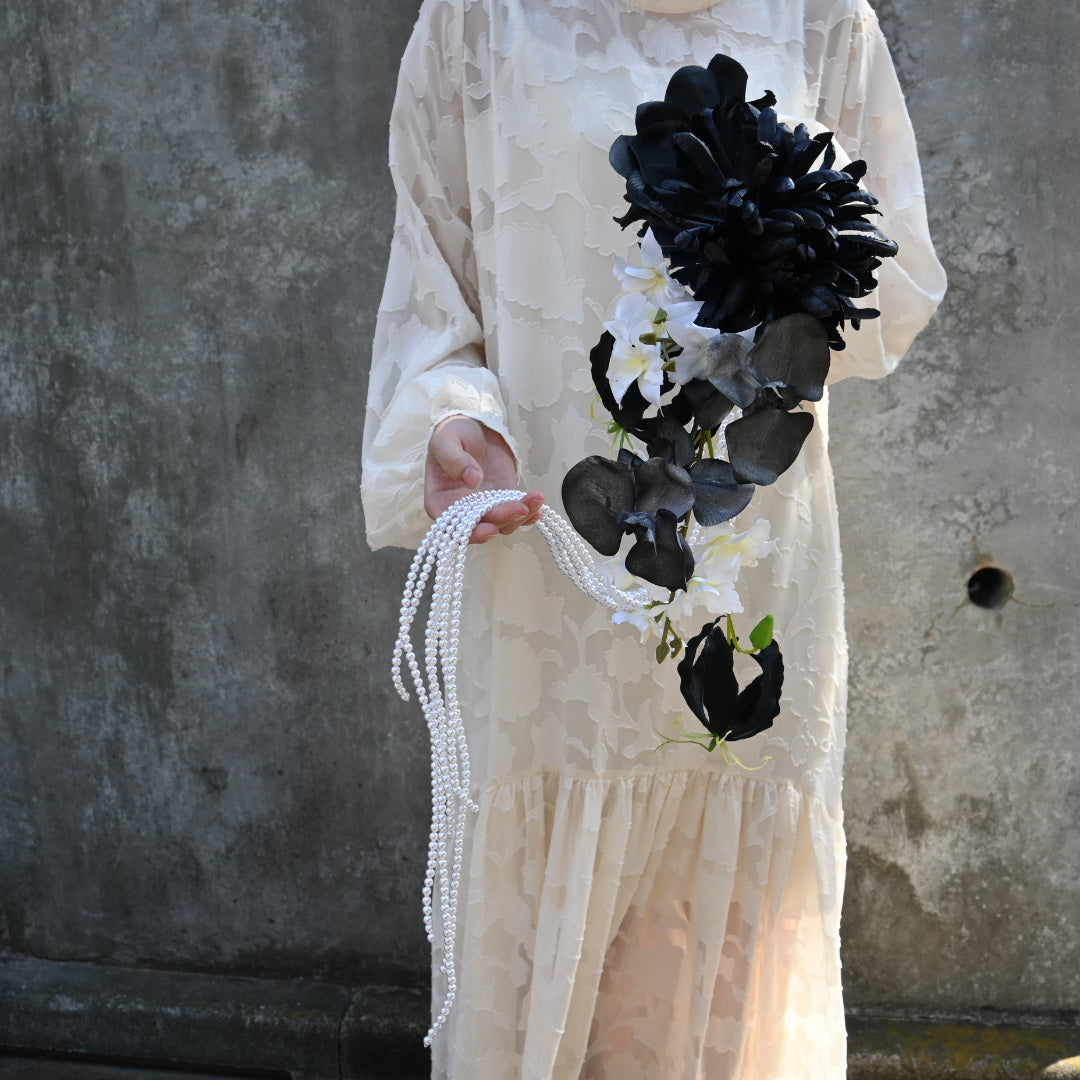 モノトーンのスタイリッシュパールブーケ