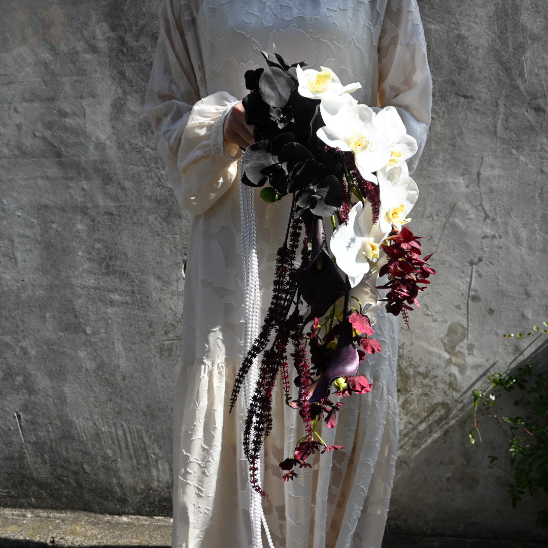ホワイト×ブラックのエレガントパールブーケ