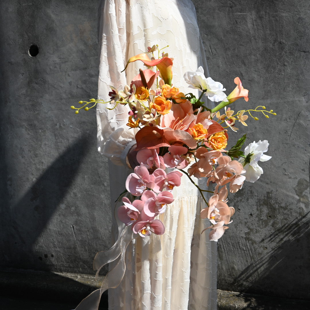 ピンク×オレンジの華やかブーケ