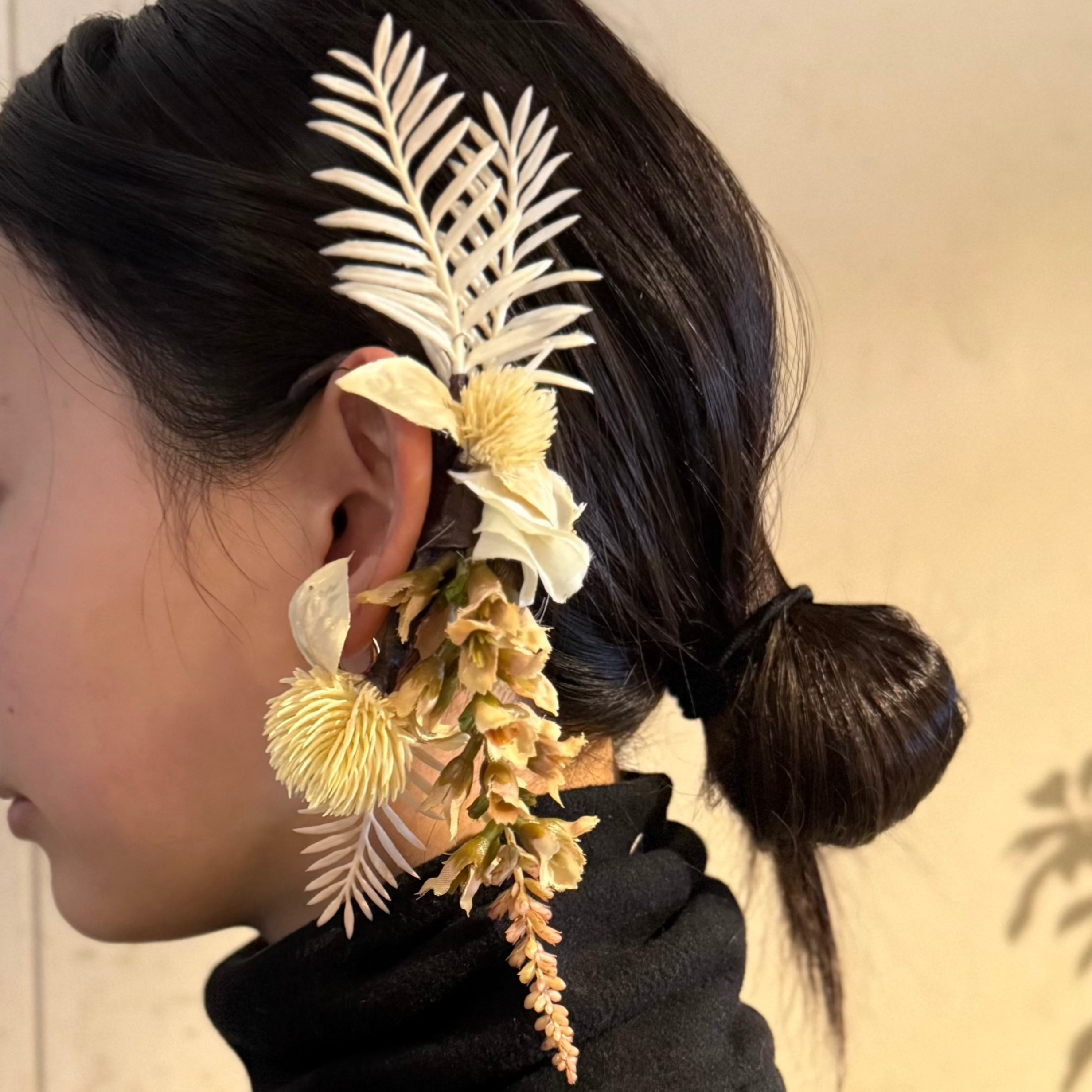 アーティフィシャルフラワーイヤーフック/イヤーカフ natural
