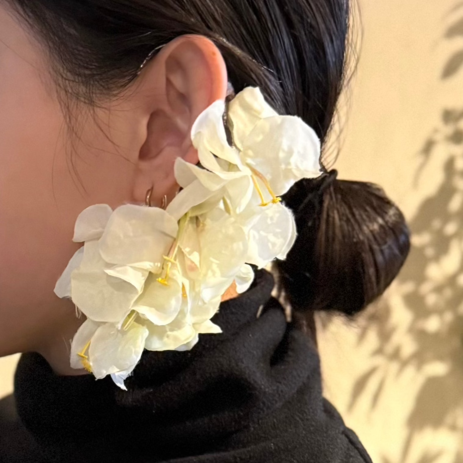アーティフィシャルフラワーイヤーフック/イヤーカフ natural