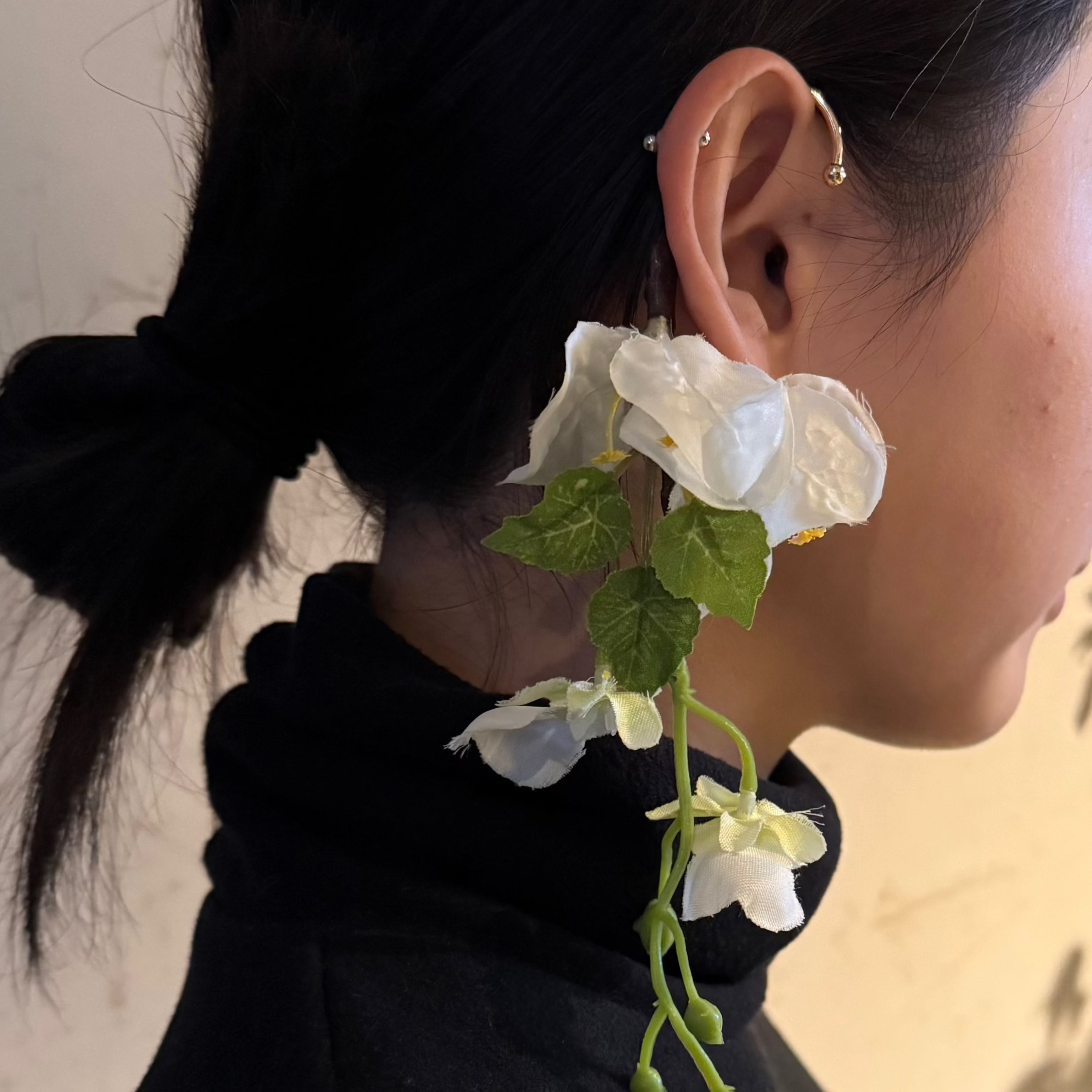アーティフィシャルフラワーイヤーフック/イヤーカフ natural