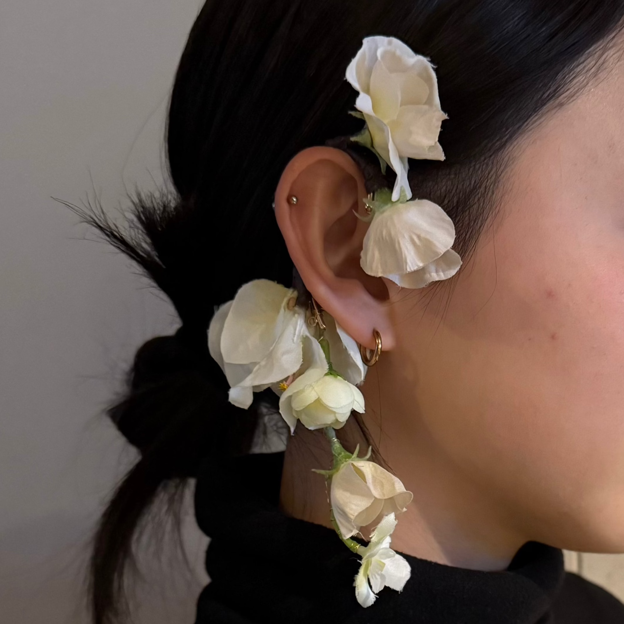 アーティフィシャルフラワーイヤーフック/イヤーカフ natural