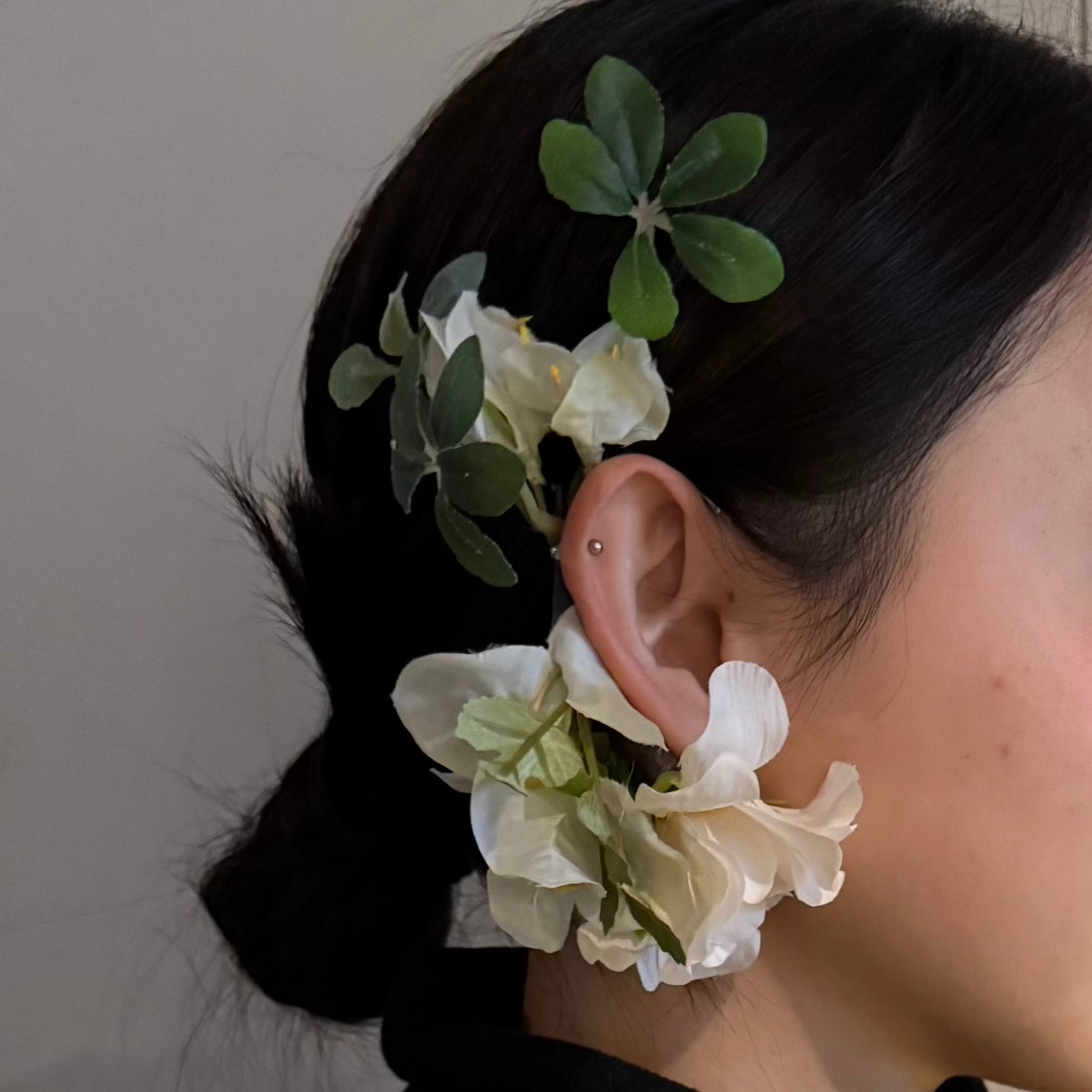 アーティフィシャルフラワーイヤーフック/イヤーカフ natural