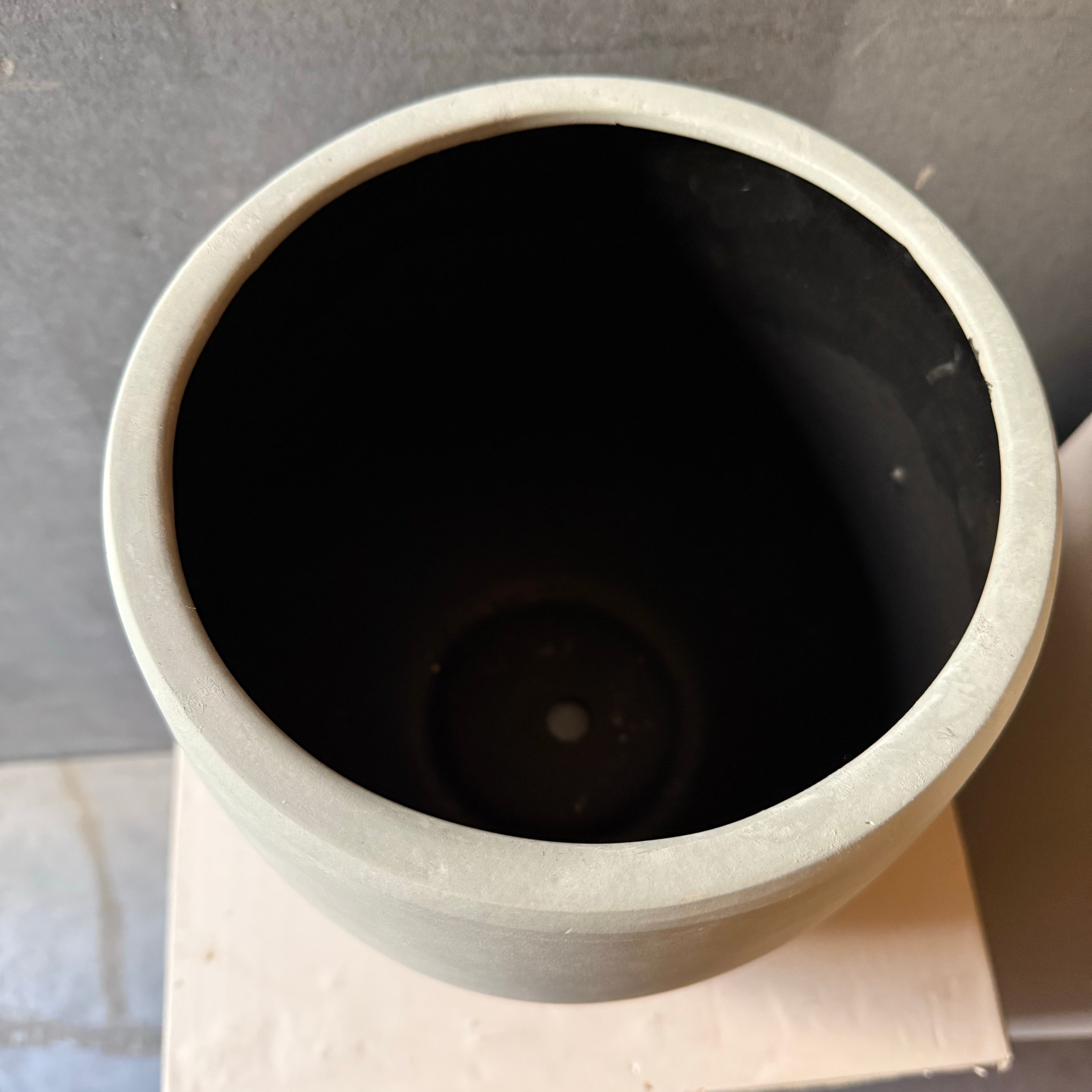 ラウンドポット《グレー/ライトグレーの2色からお選びいただけます》