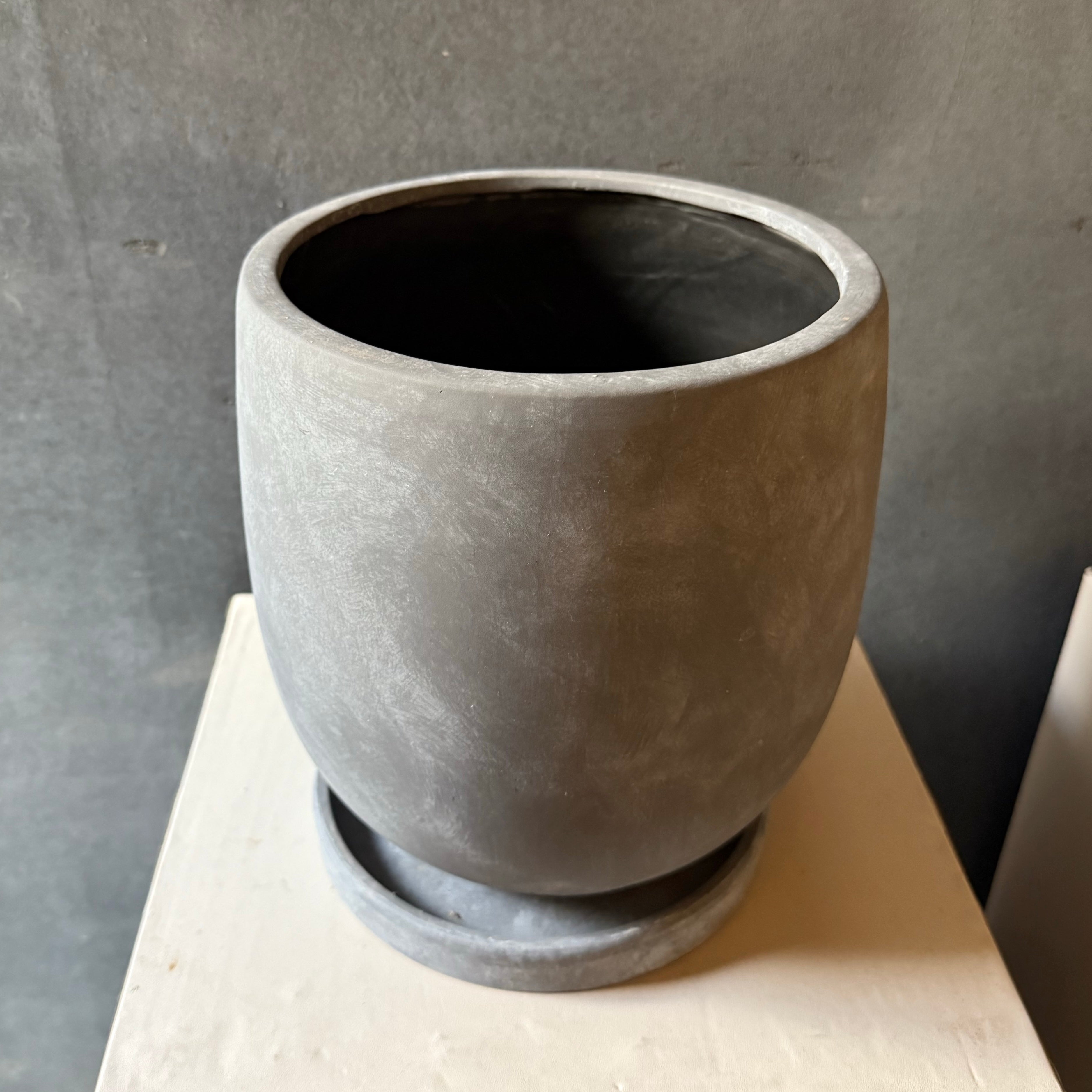 ラウンドポット《グレー/ライトグレーの2色からお選びいただけます》