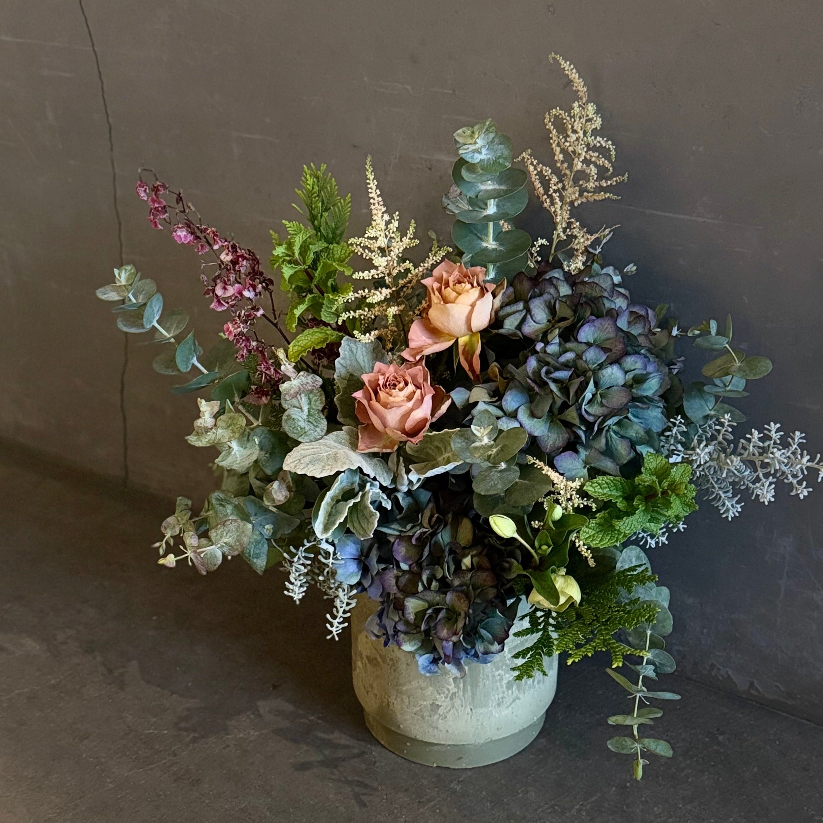 季節のお花でフラワーアレンジメント Lサイズ