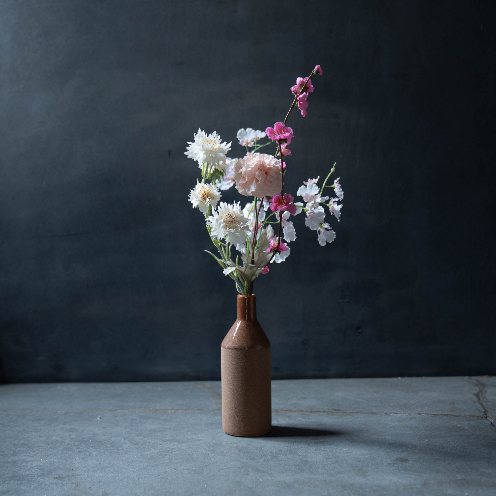 《桃の節句におすすめ》テラコッタ色のフラワーベース × 桃となでしこのブーケSET