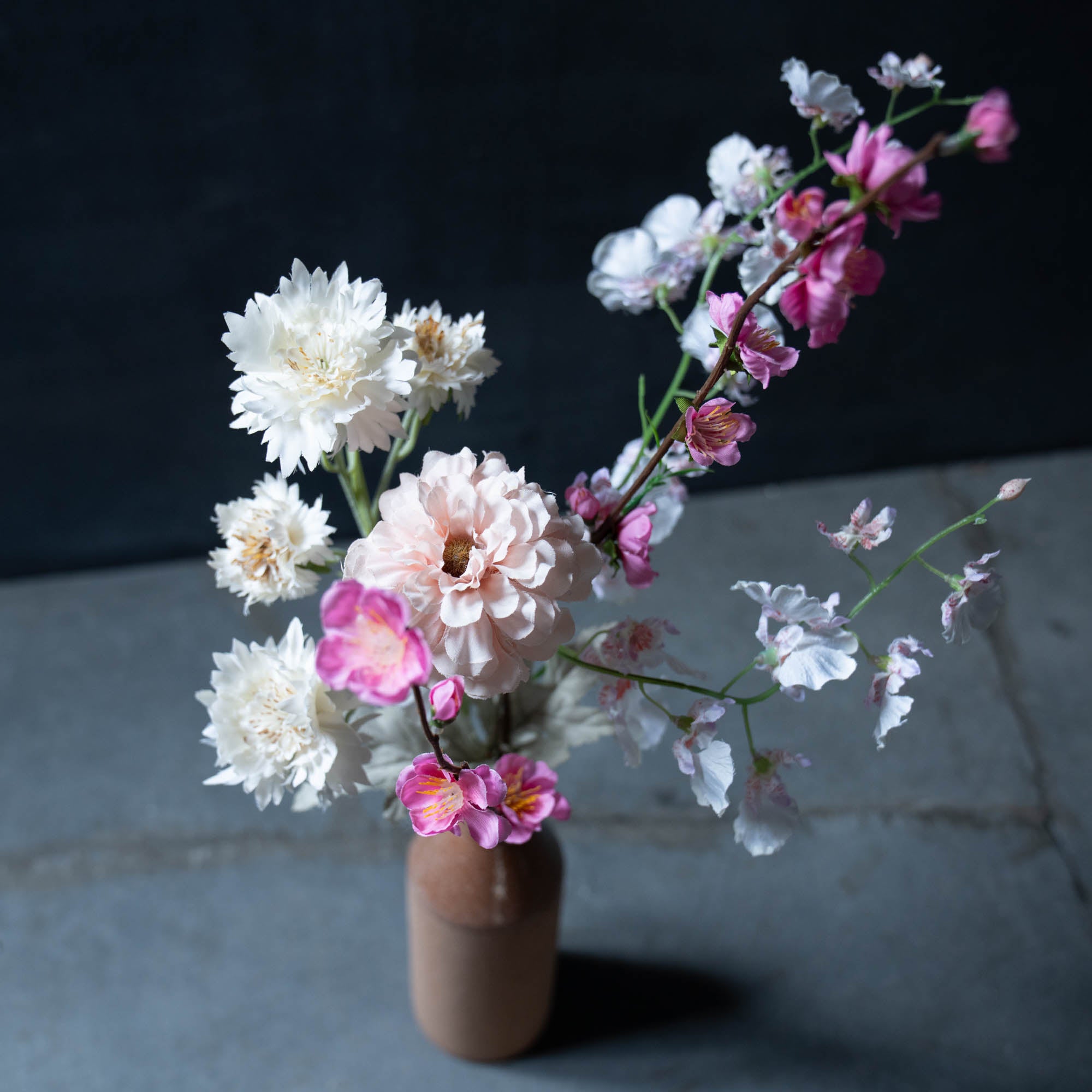 《桃の節句におすすめ》テラコッタ色のフラワーベース × 桃となでしこのブーケSET