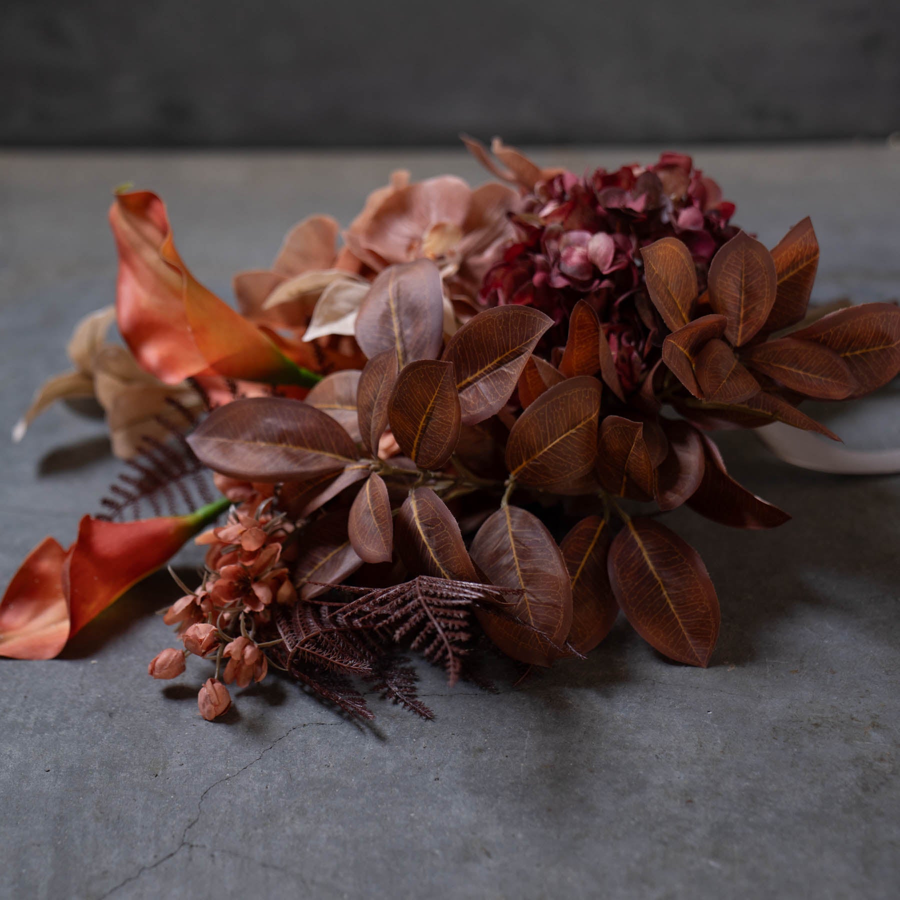 ビターでシックなアンティークブーケ