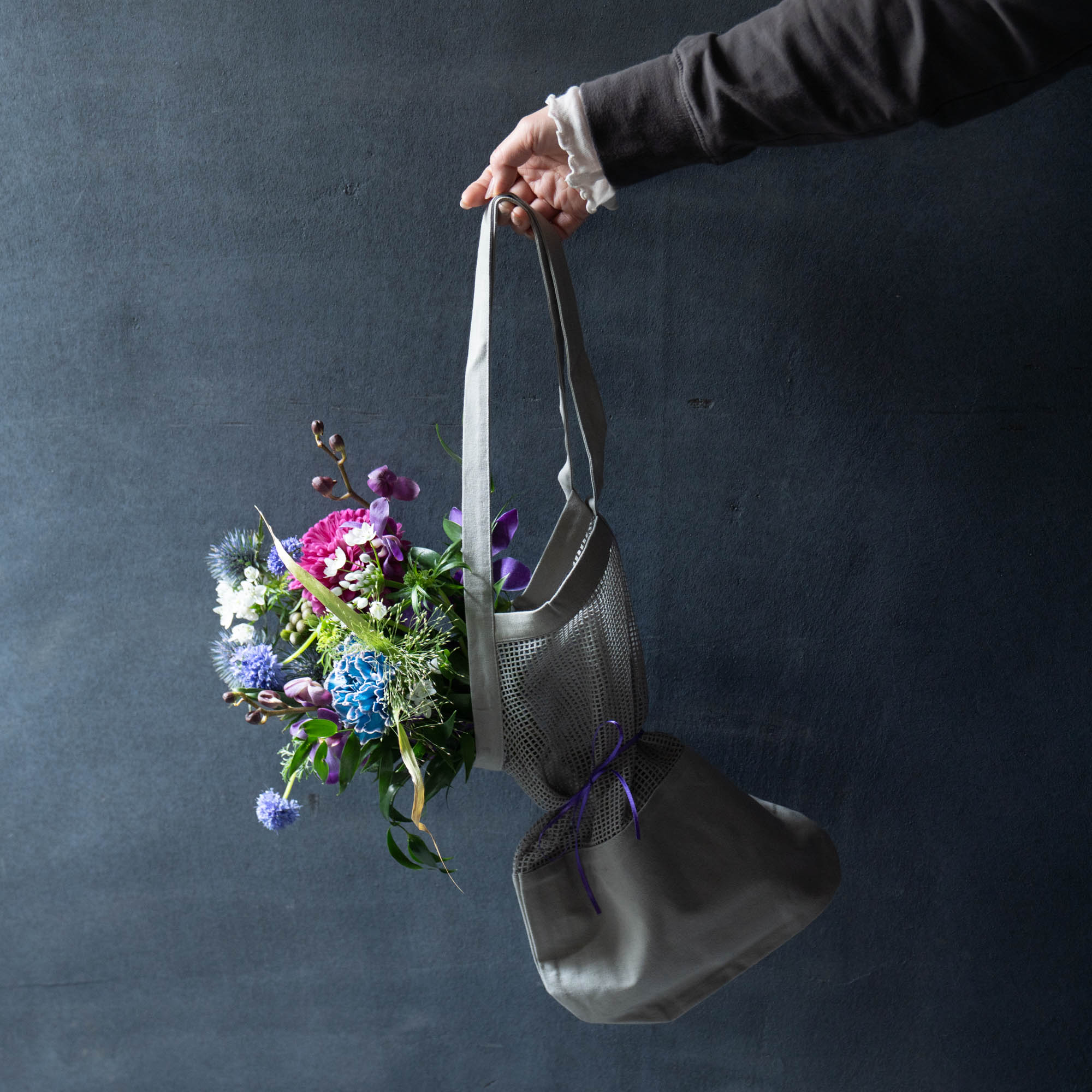 《母の日ギフトにおすすめ》コットンバッグ× 季節のおまかせ生花ブーケSET