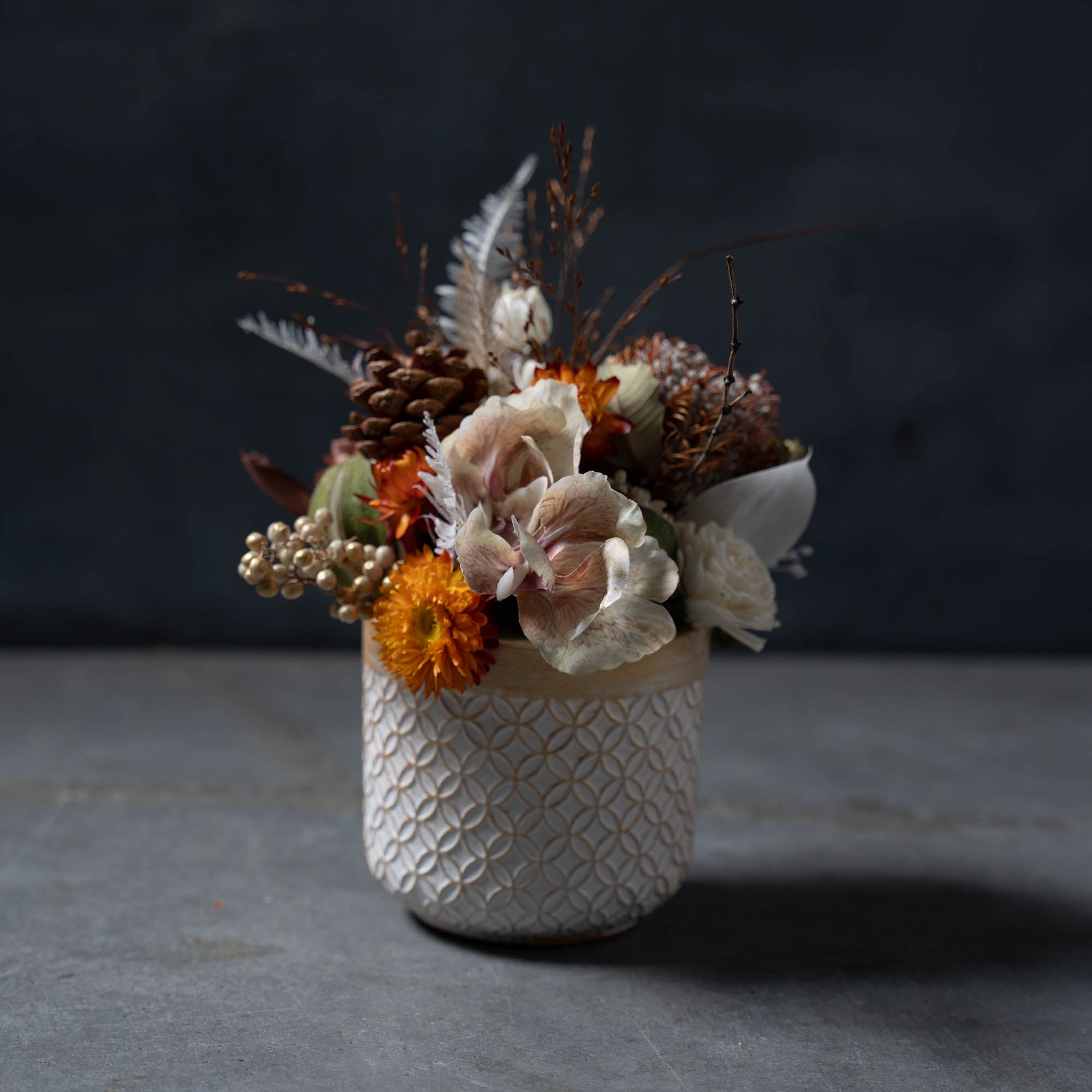 秋色のドライフラワーアレンジメント