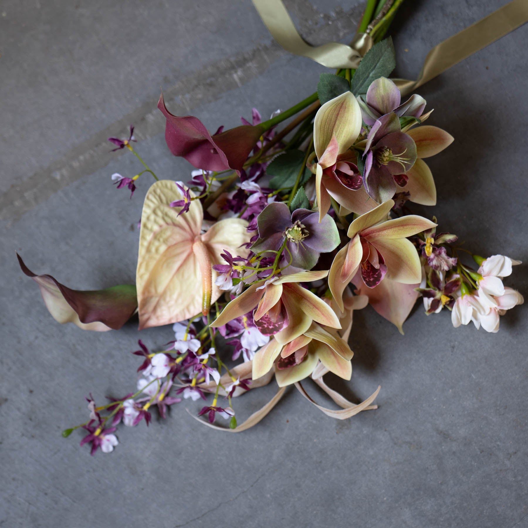 上品で華やかなアンティークブーケ