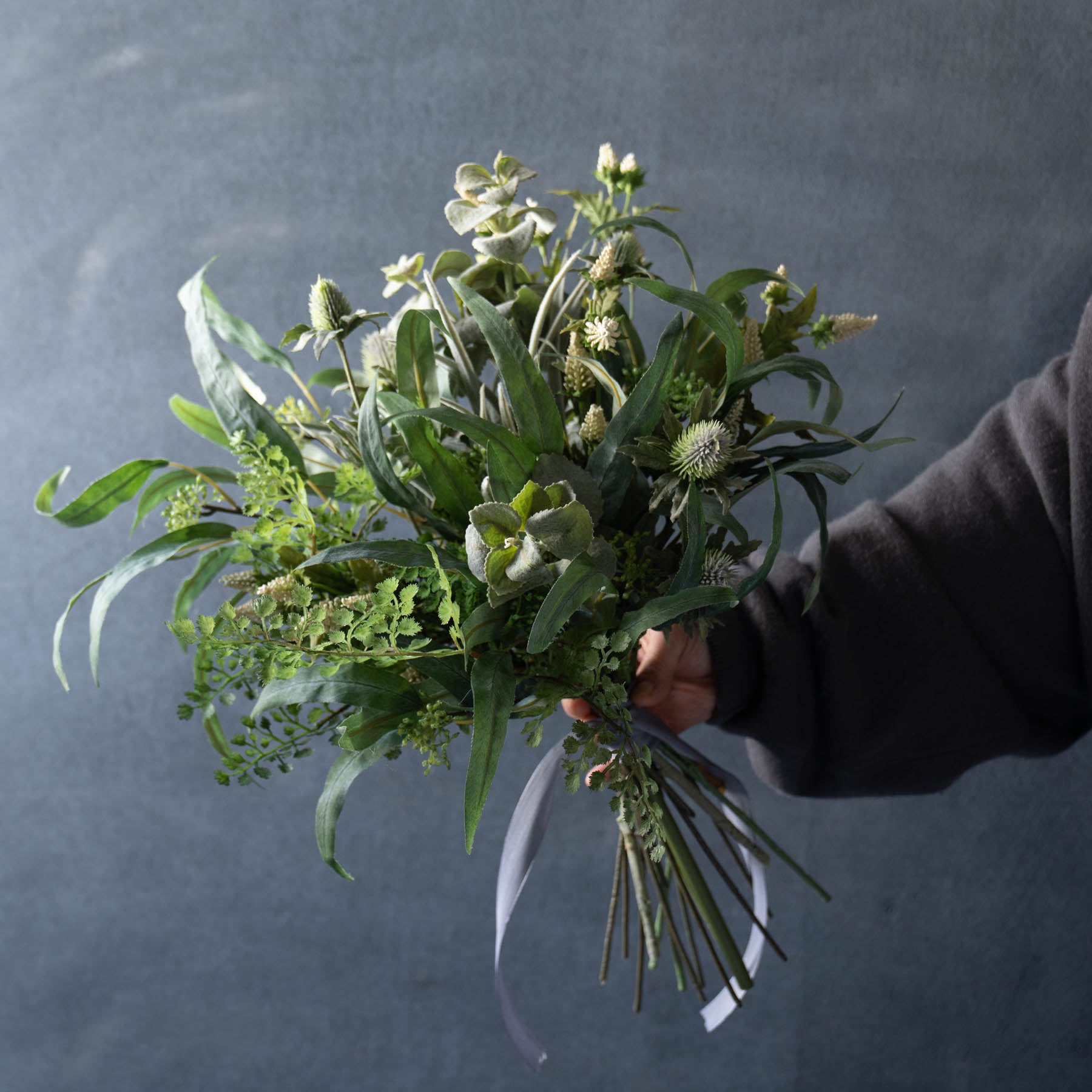 ボリュームたっぷりのナチュラルグリーンブーケ