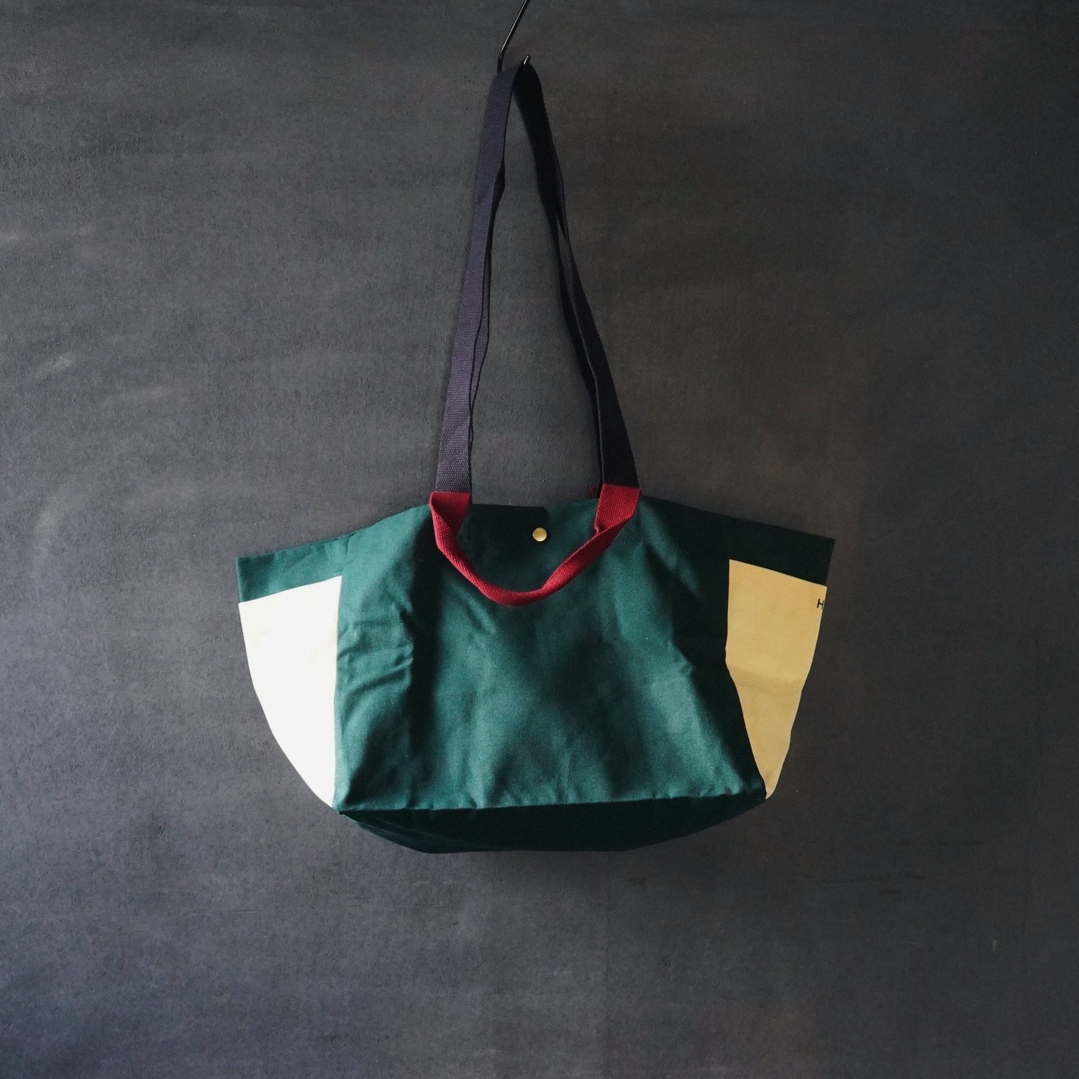 HAY Weekend Bag Organic / Small / Dark green multi