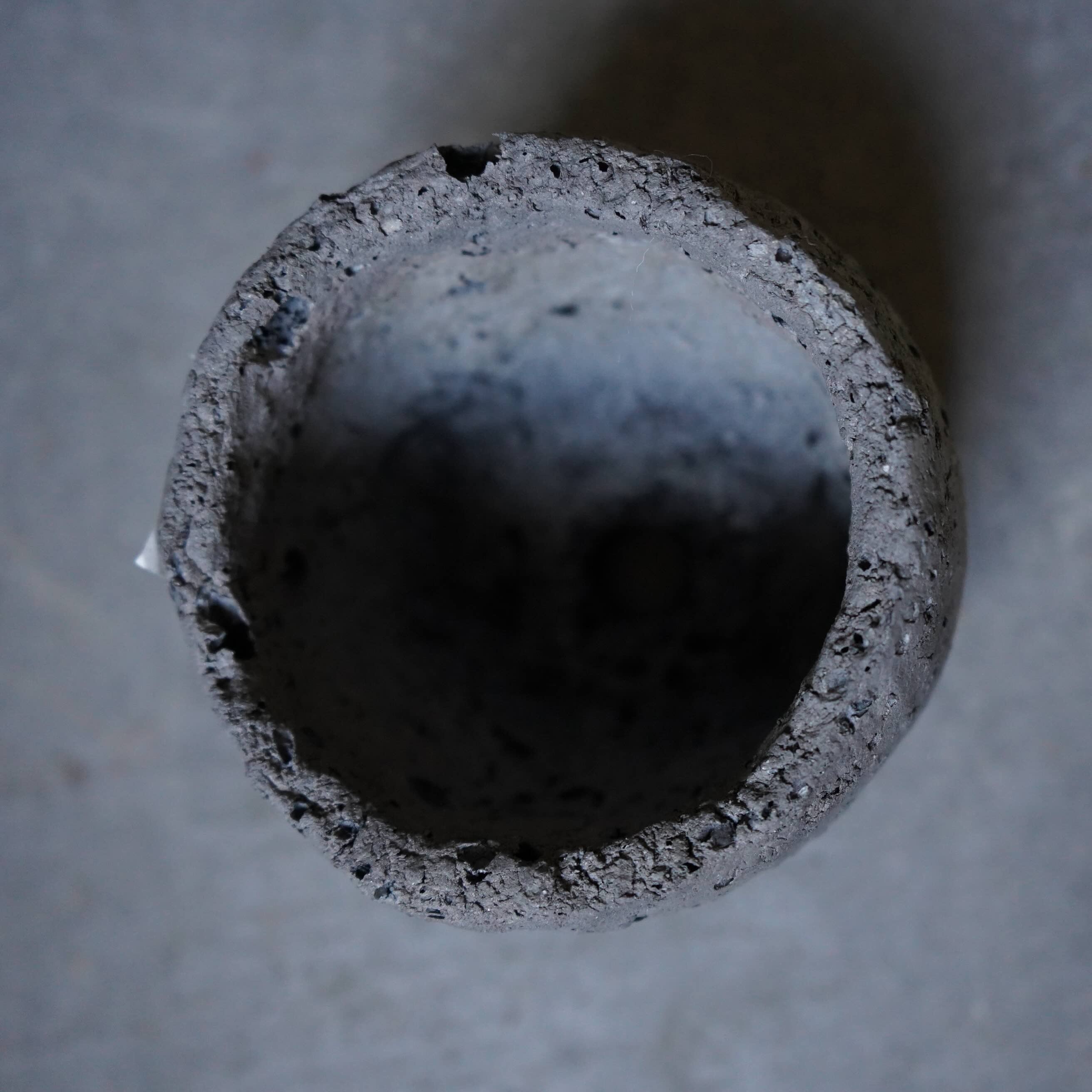 BLACK LAVA PLANTER