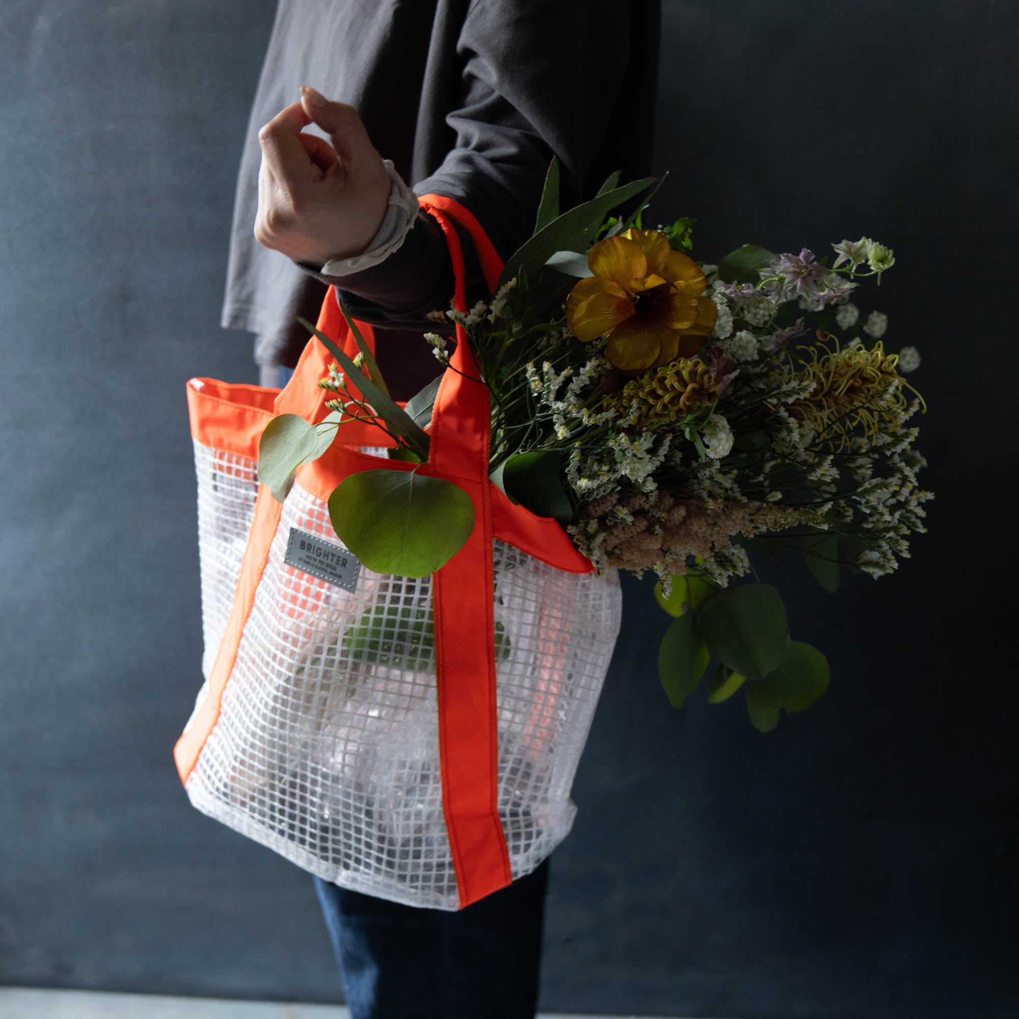 《母の日ギフトにおすすめ》ティーシートート ブライター× 季節のおまかせ生花ブーケSET