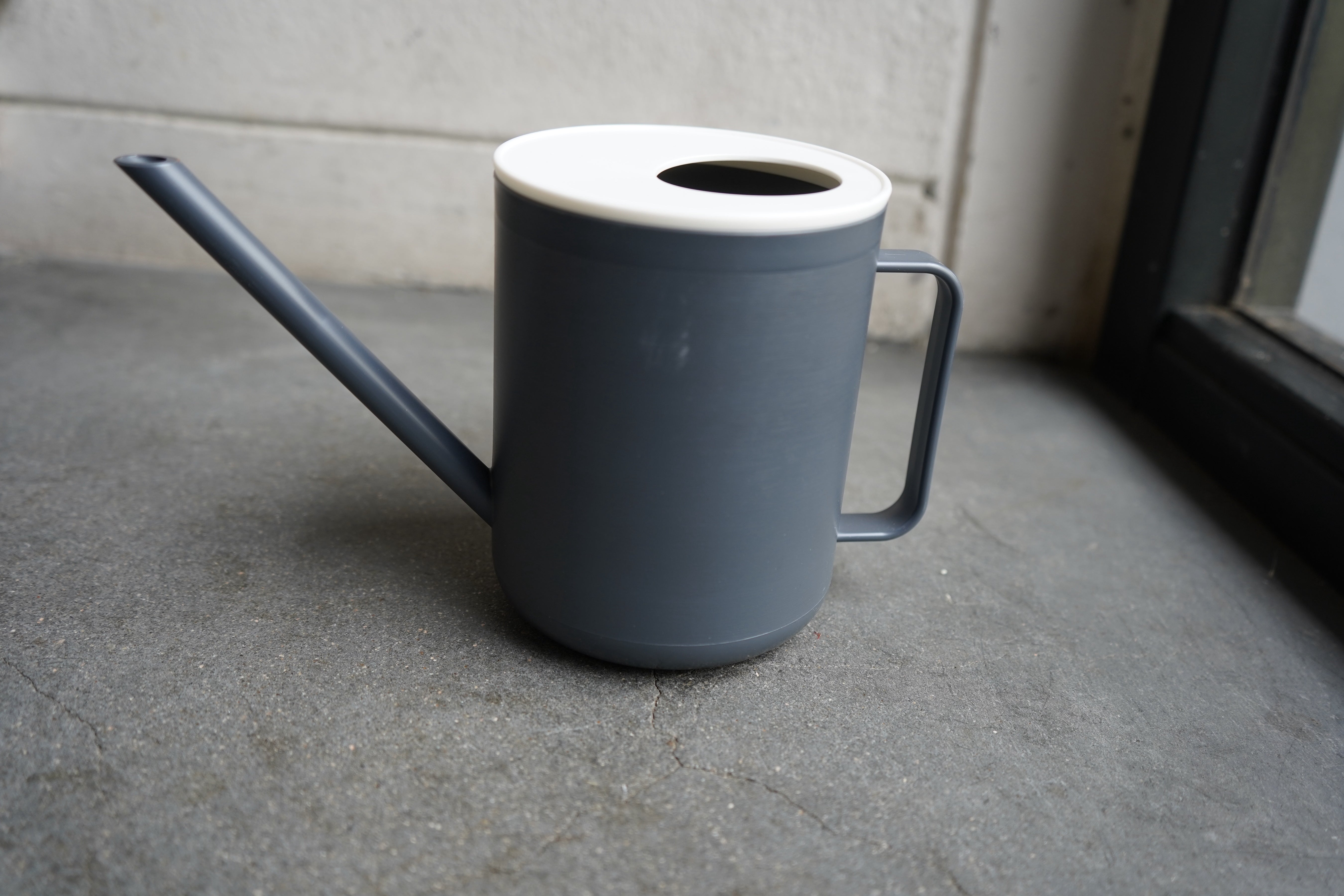 グレーのジョウロ 0.9L EPOCA じょうろ ガーデニング 水やり 植物 インテリア 花 雑貨 高級 オシャレ おしゃれ プレゼント ギフト 祝い