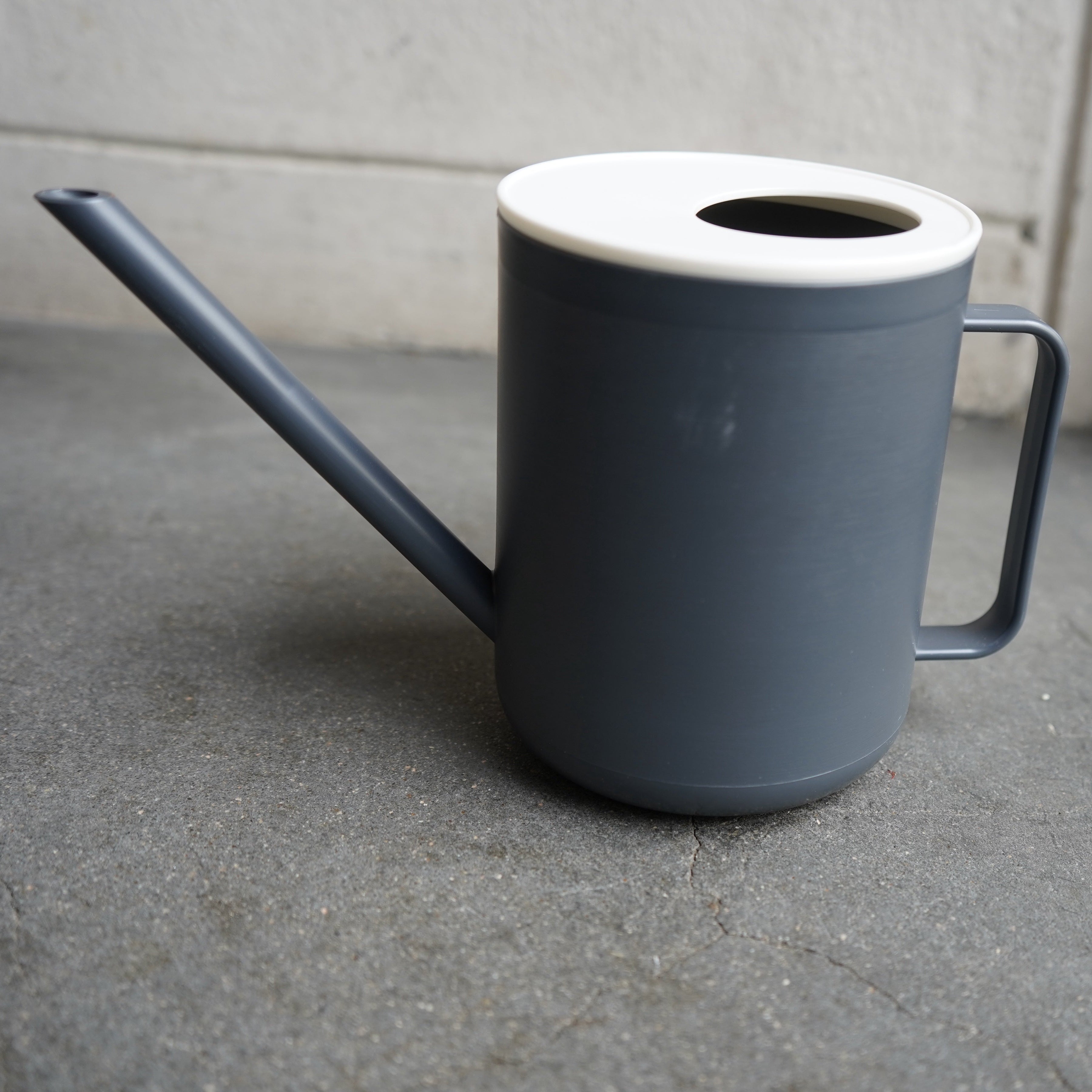 グレーのジョウロ 0.9L EPOCA じょうろ ガーデニング 水やり 植物 インテリア 花 雑貨 高級 オシャレ おしゃれ プレゼント ギフト 祝い