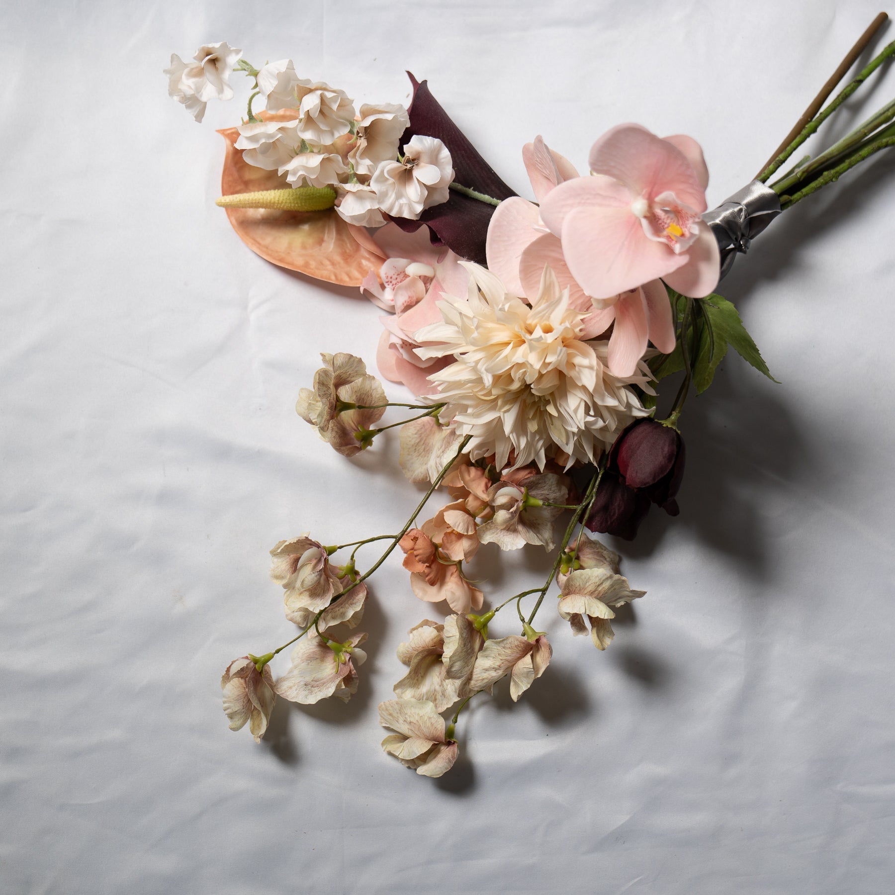 《秋の婚礼シーズン！》前撮りやフォトウェディングにも人気のアーティフィシャルフラワーブーケ