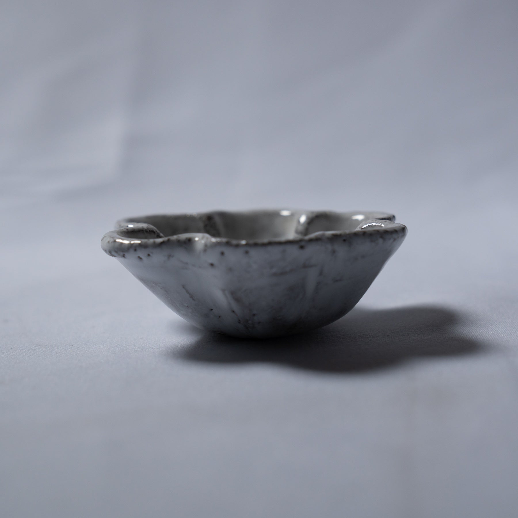 〈USED商品のため20％OFF〉Astier de Villatte Fifine 6 Petals ベリースモールソーサー 7cm