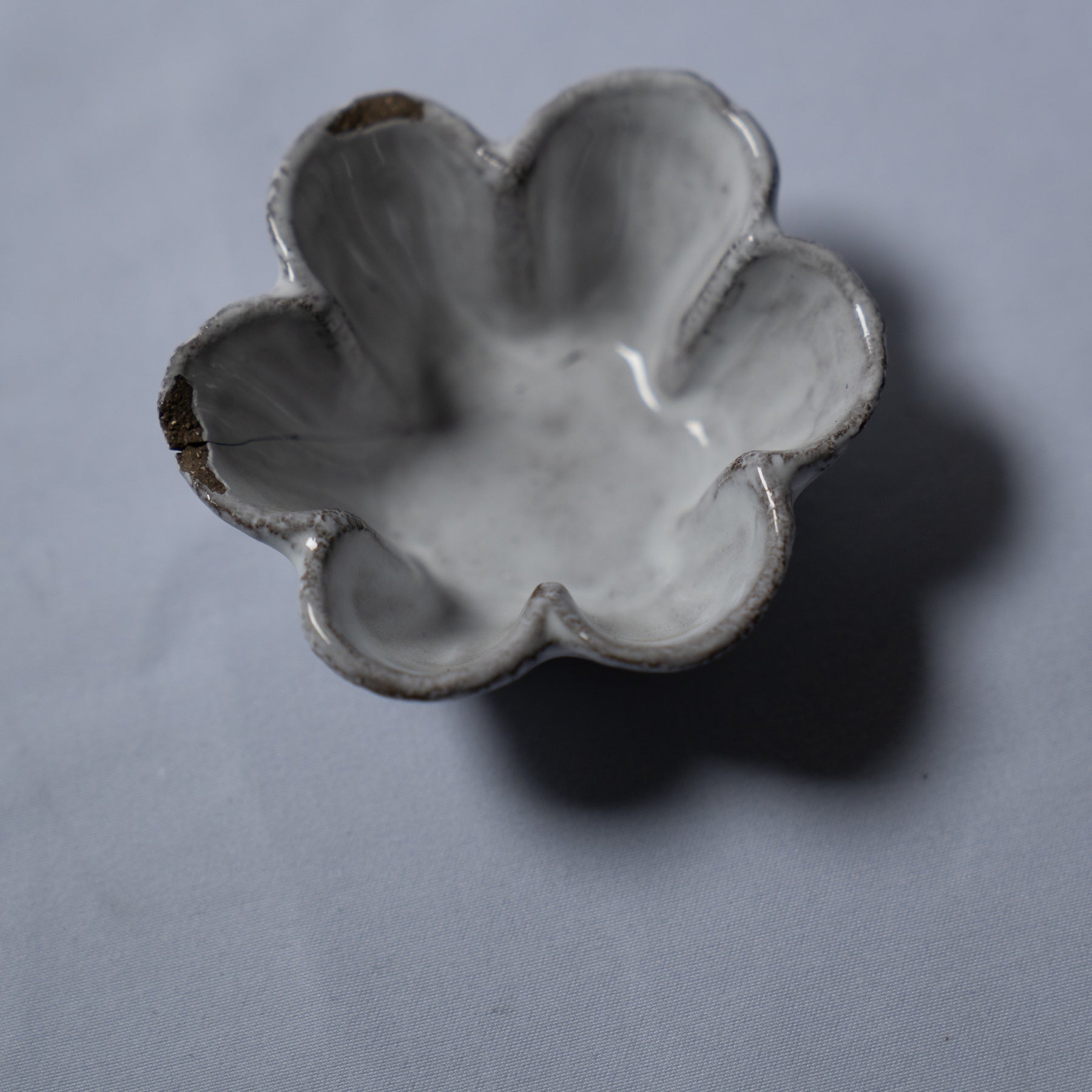 〈USED商品のため20％OFF〉Astier de Villatte Fifine 6 Petals ベリースモールソーサー 7cm