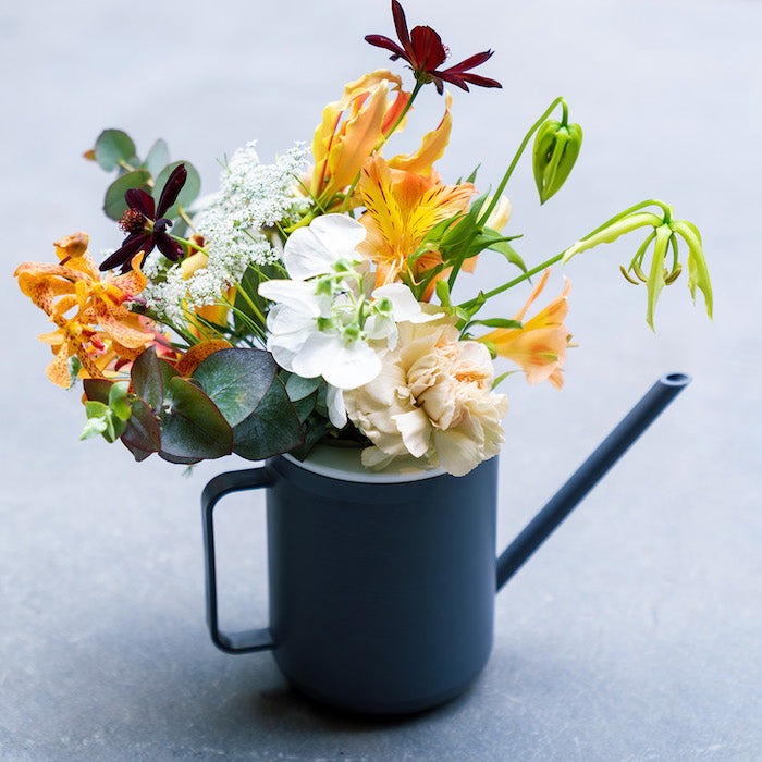 ジョウロフラワーアレンジメント         フラワーギフト 花  生花  プレゼント ギフト 祝い 高級 オシャレ おしゃれ アレンジメント じょうろ