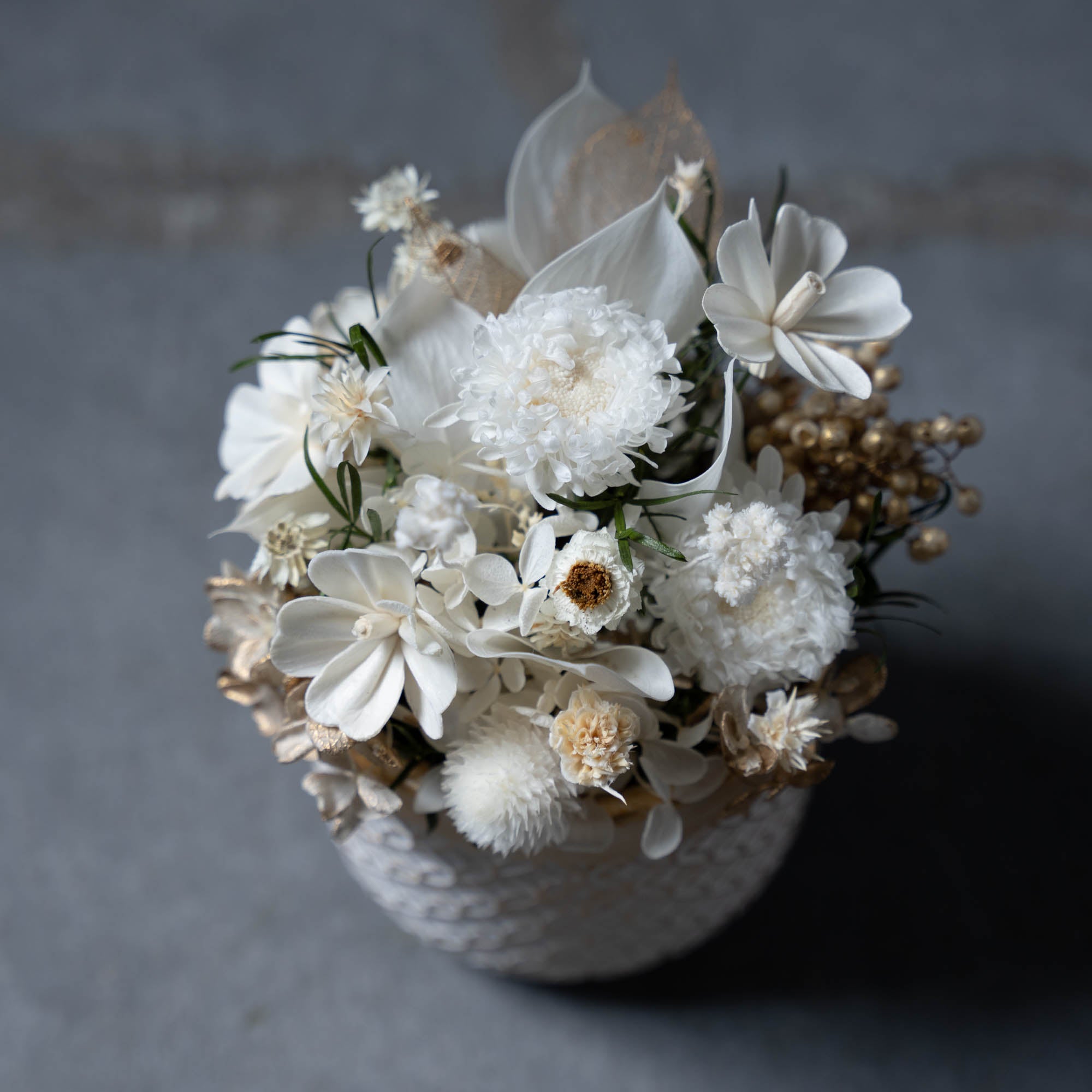 ポンポンマムのアレンジメント《クリスマス／ニューイヤーの2種類からお選びいただけます》