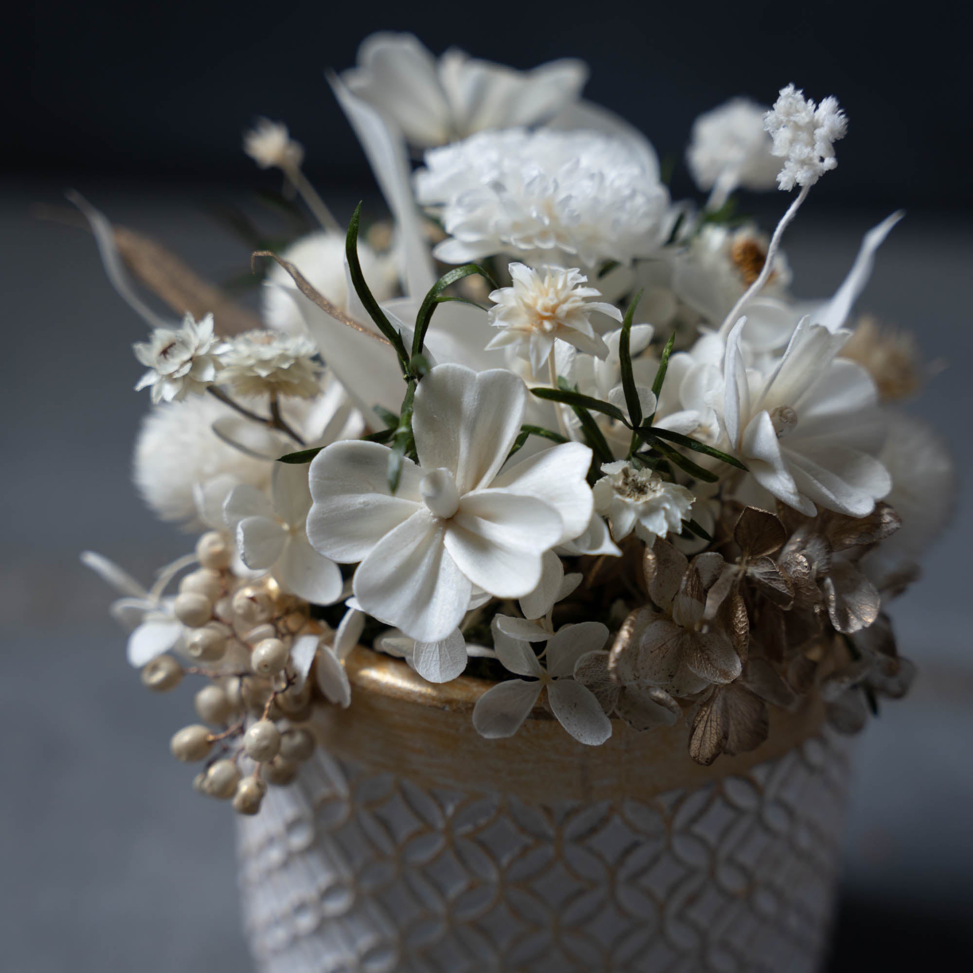 ポンポンマムのアレンジメント《クリスマス／ニューイヤーの2種類からお選びいただけます》