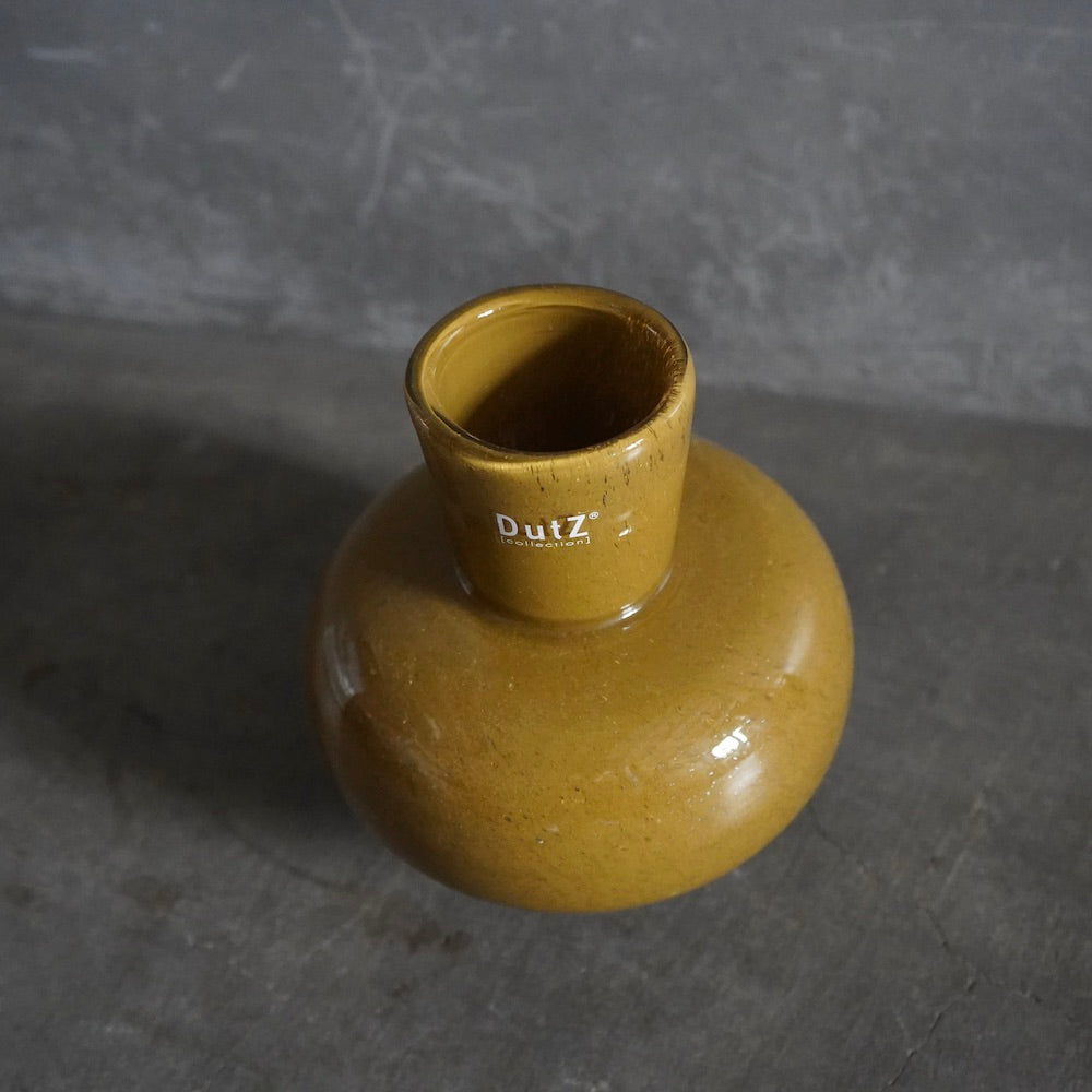 DutZ Collection ガラスベース VASE MODEST DARK CHEDDAR